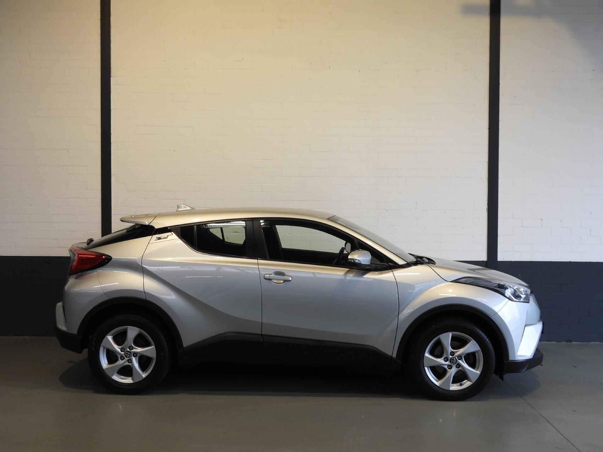 Toyota C-HR 1.2 Dynamic NAVI/CAMERA/CLIMA/CRUISE/17"LMV! - 3/35