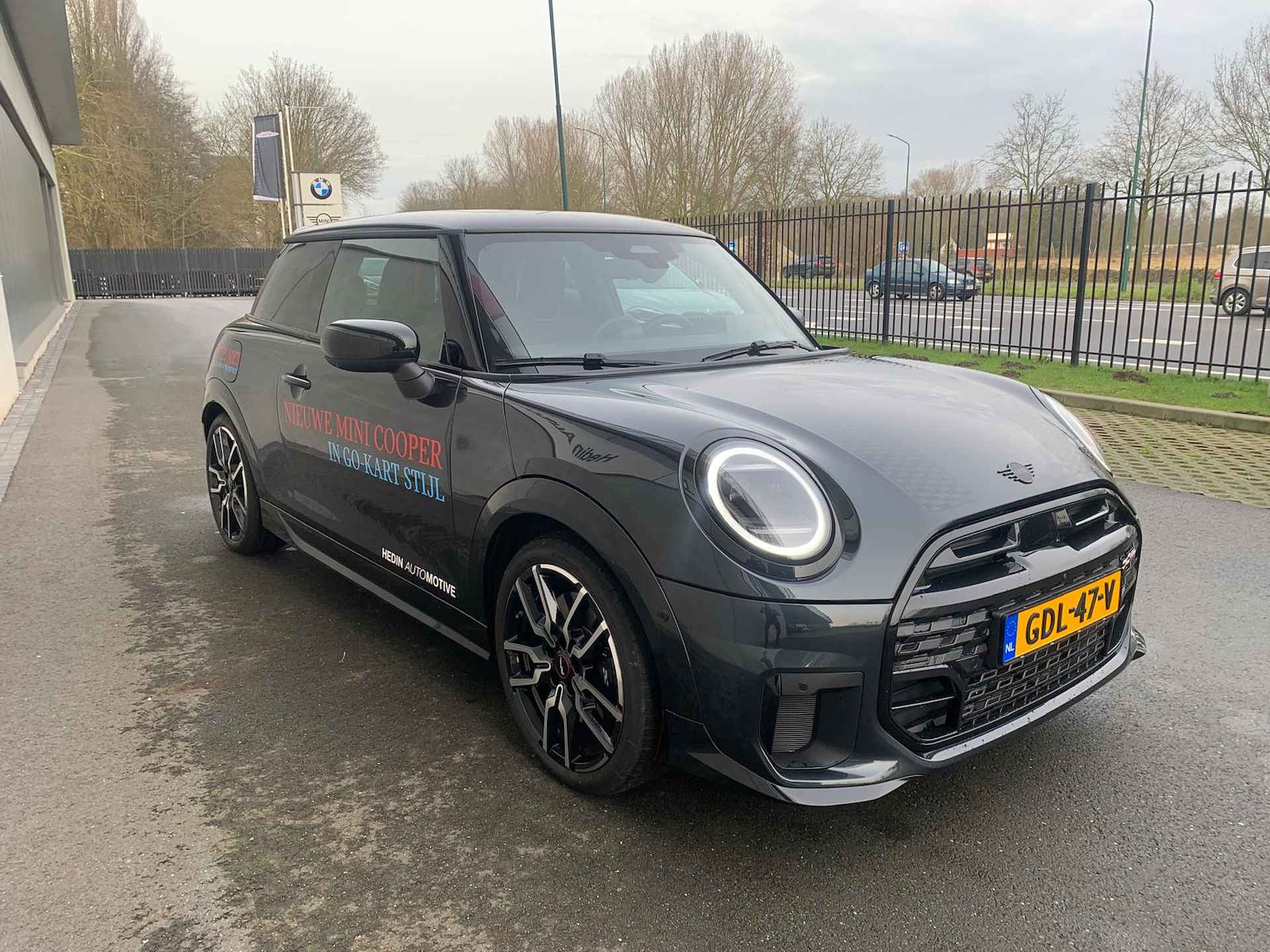 MINI Cooper S | JCW Trim | Package XL | | Comfort Access | Driving Assistant Plus | Elektrisch verstelbare en verwarmbare stoelen |  MINI Head-Up Display | - 5/20