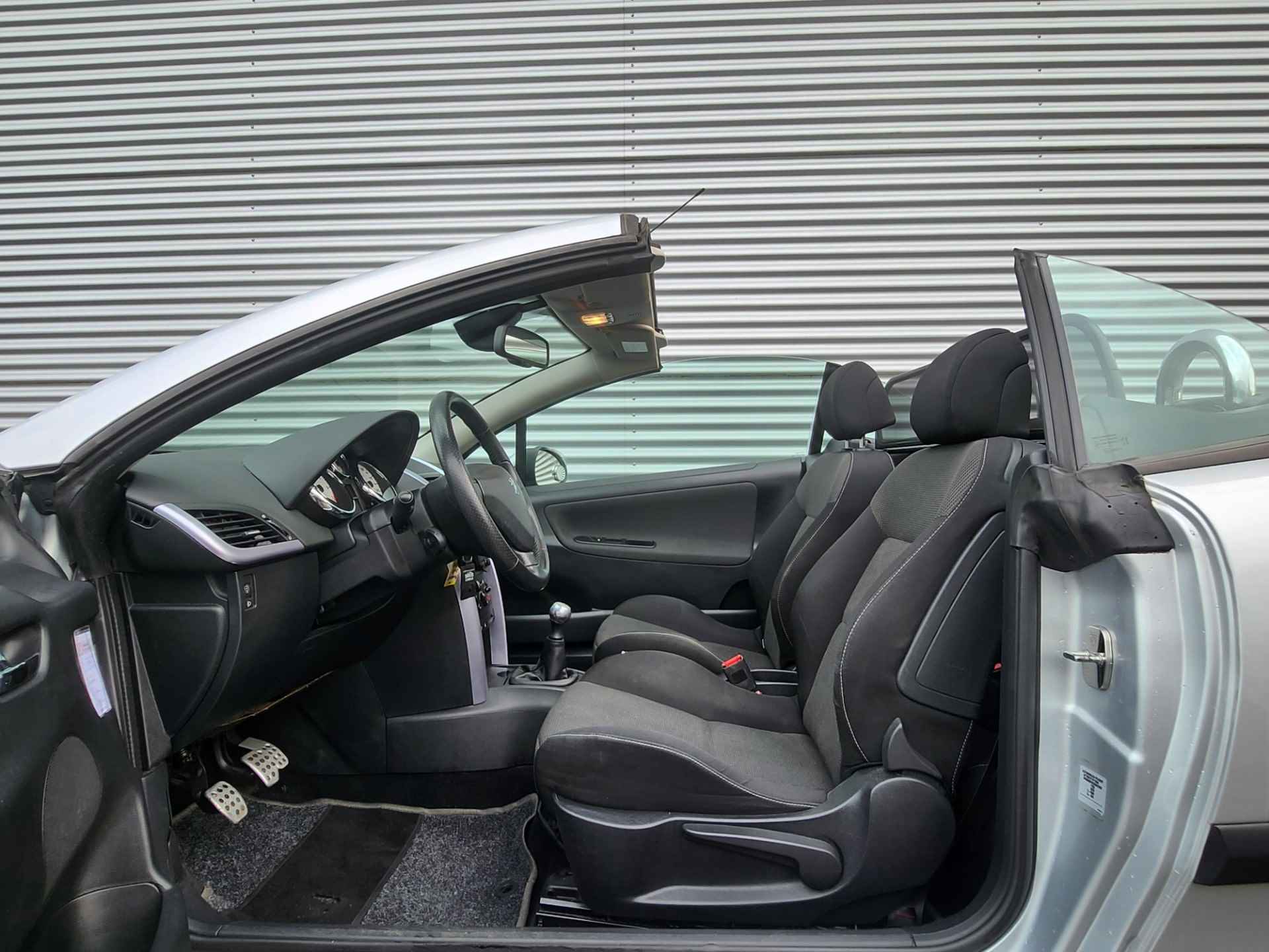 Peugeot 207 CC 1.6 VTi | Airco | Cruise C. | Zeer nette auto! | - 8/27