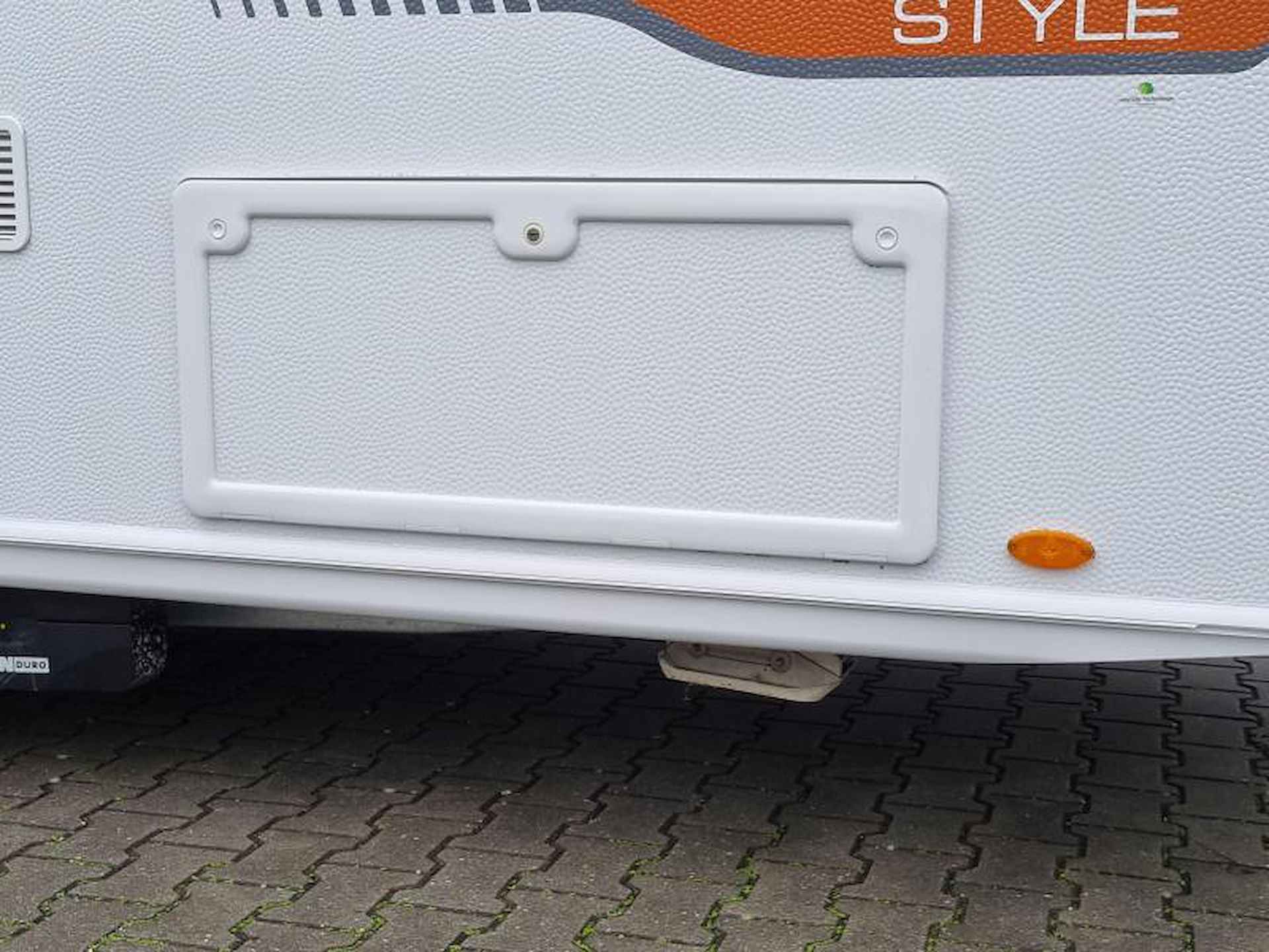 LMC Style 420 D - Mover - Voortent - - 24/24