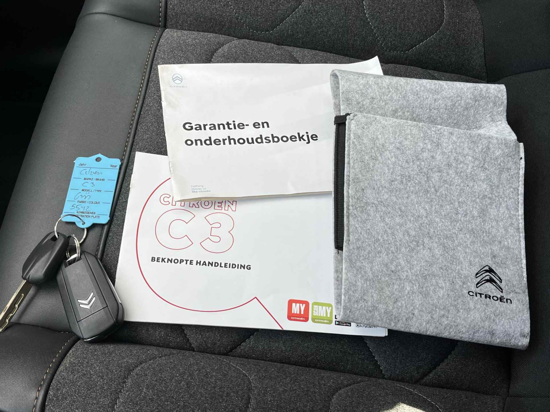 Citroën C3 1.2 PureTech C-Series | Climate Control | Apple Carplay | Parkeersensoren | Gaaf Interieur!! - 38/38