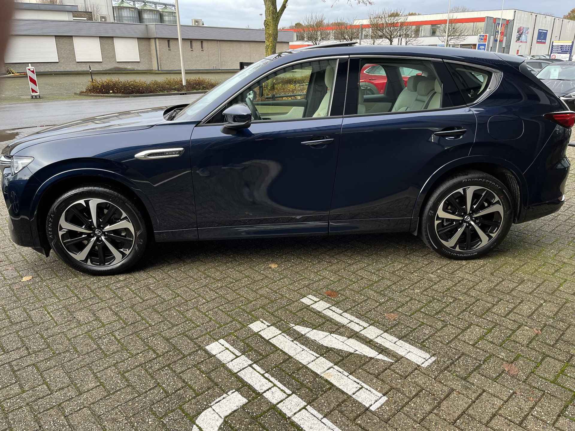 Mazda CX-60 2.5 e-SkyActiv PHEV Takumi /Panorama Pack/Carplay/Pure White Nappa lederen interieur/Eerste eigenaar/ - 4/26