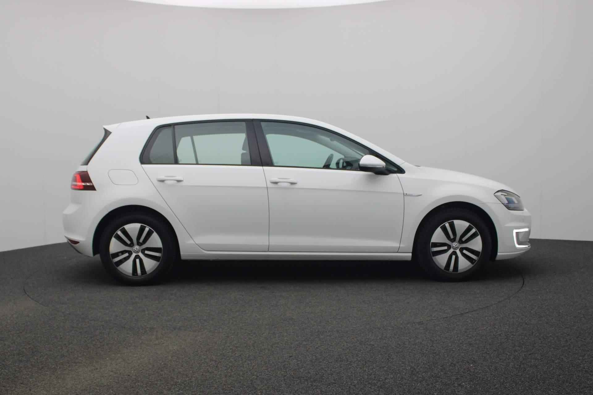 Volkswagen e-Golf 115PK CUP Edition | Navi | LED | Parkeersensoren voor/achter | Cruise | Clima | 16 inch | Apple Carplay / Android Auto - 21/41