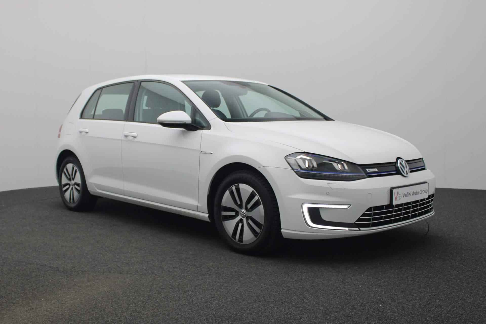 Volkswagen e-Golf 115PK CUP Edition | Navi | LED | Parkeersensoren voor/achter | Cruise | Clima | 16 inch | Apple Carplay / Android Auto - 35/41