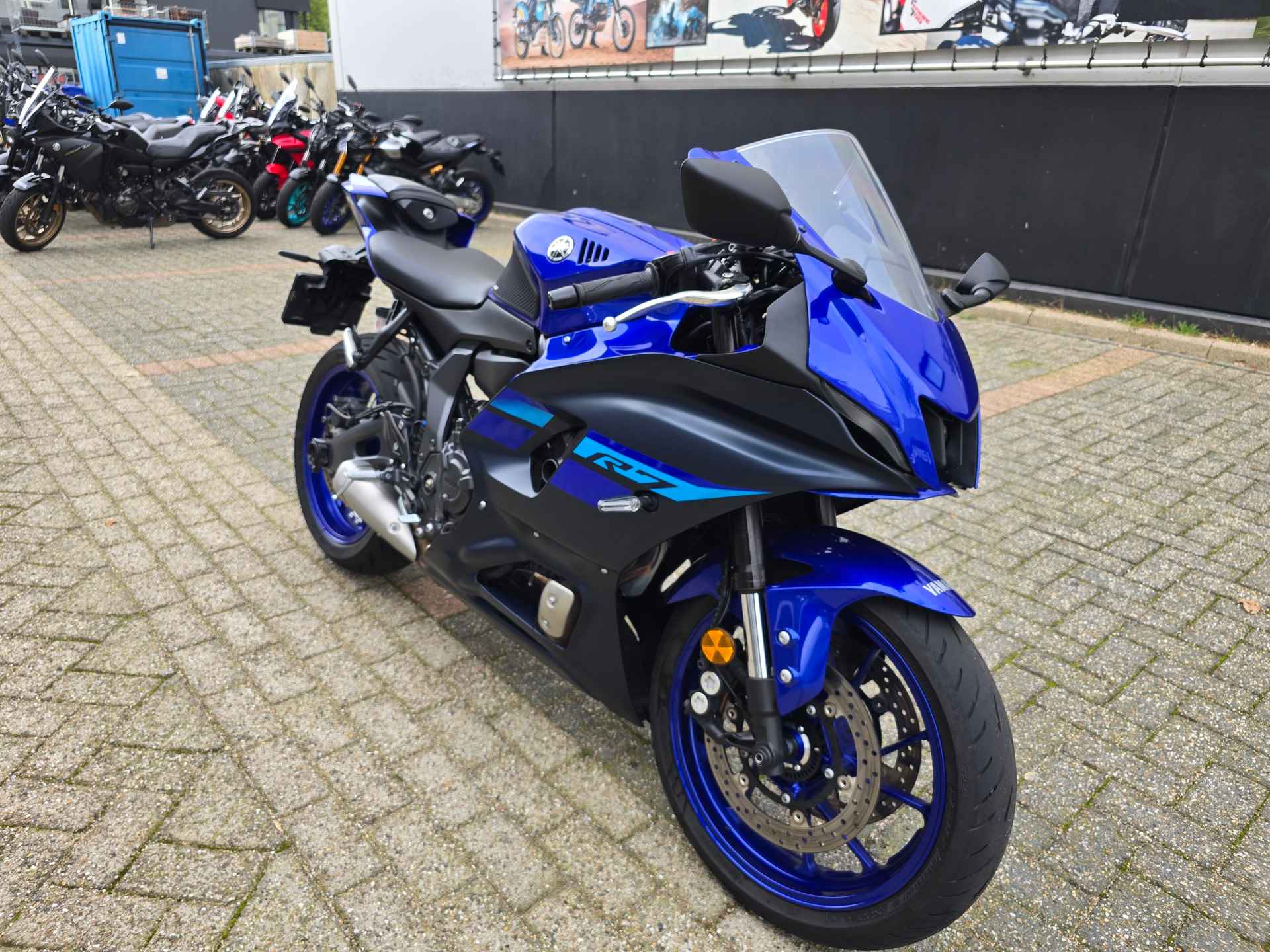 Yamaha YZF R7 - 4/23