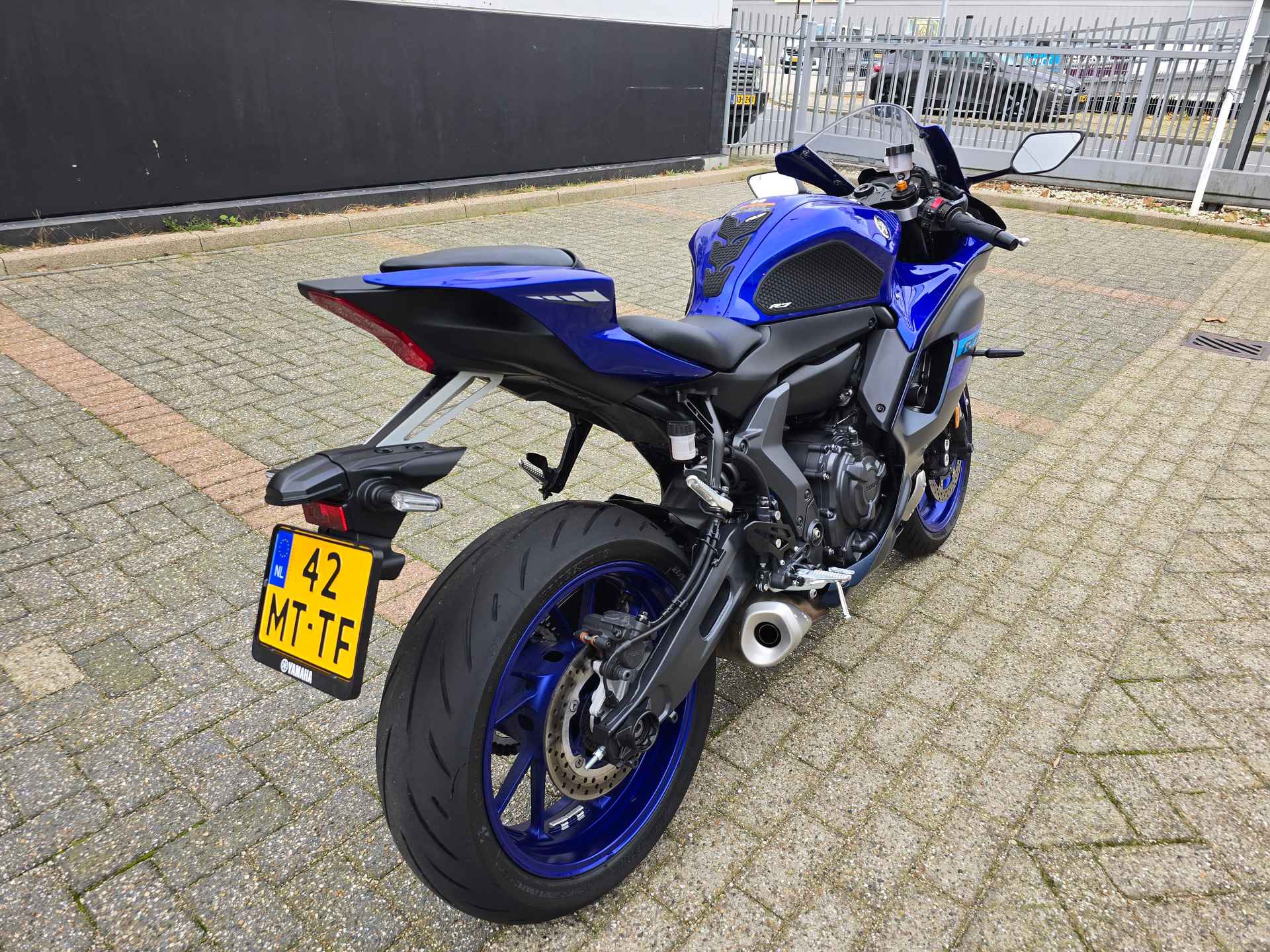 Yamaha YZF R7 - 6/23