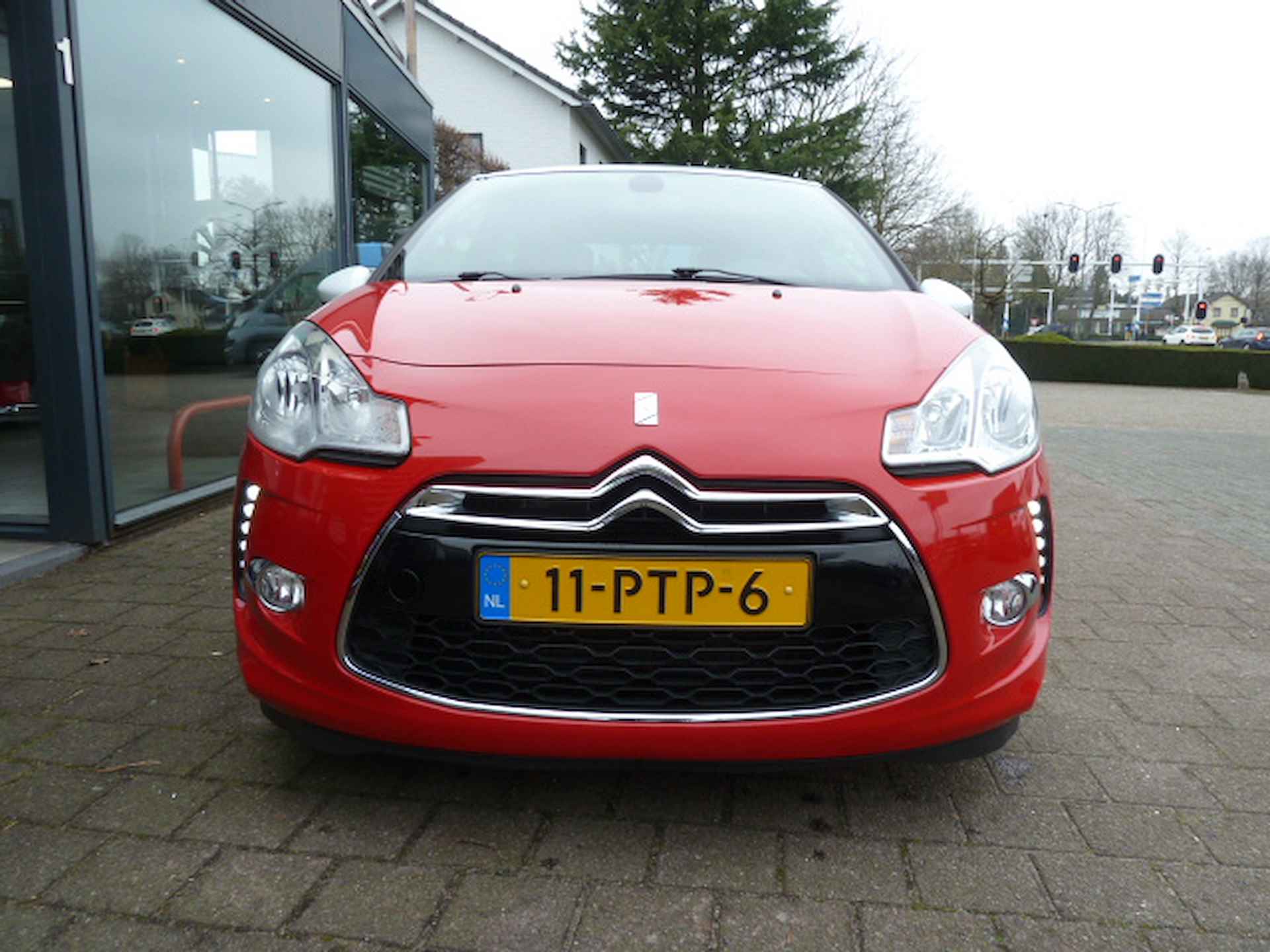 CITROEN DS3 1.6 THP 155pk SPORT CHIC AIRCO NAV. - 4/28