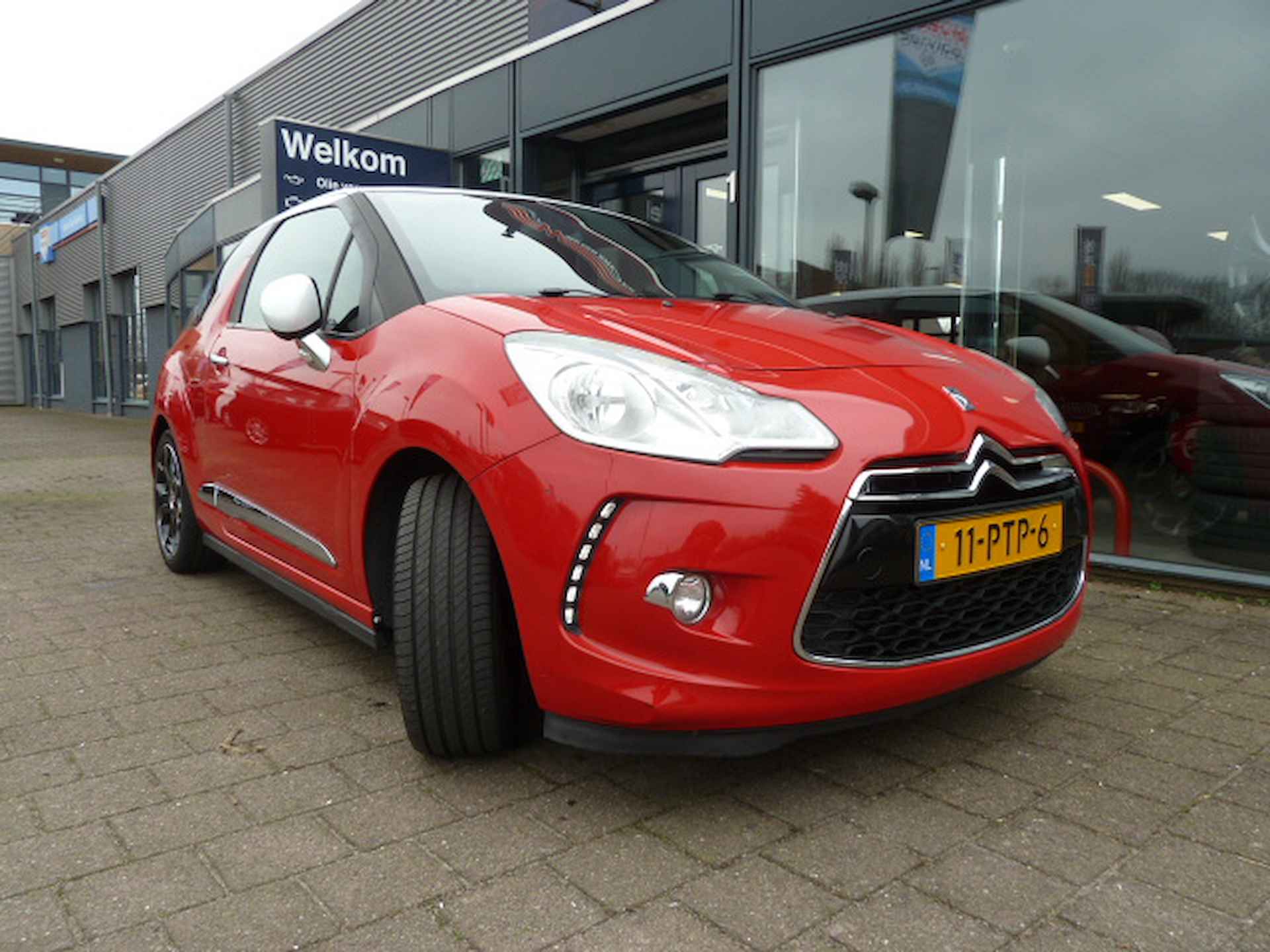 CITROEN DS3 1.6 THP 155pk SPORT CHIC AIRCO NAV. - 24/28