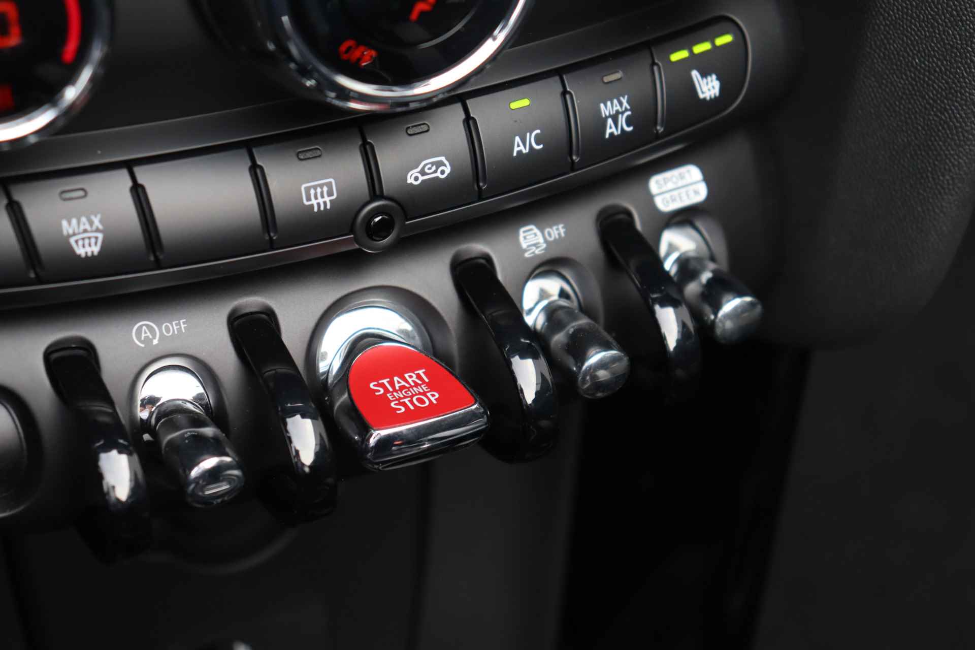 MINI Cabrio Cooper JCW Automaat / Comfort Access / JCW Sportstoelen / LED / Stoelverwarming / PDC achter / Cruise Control - 27/29