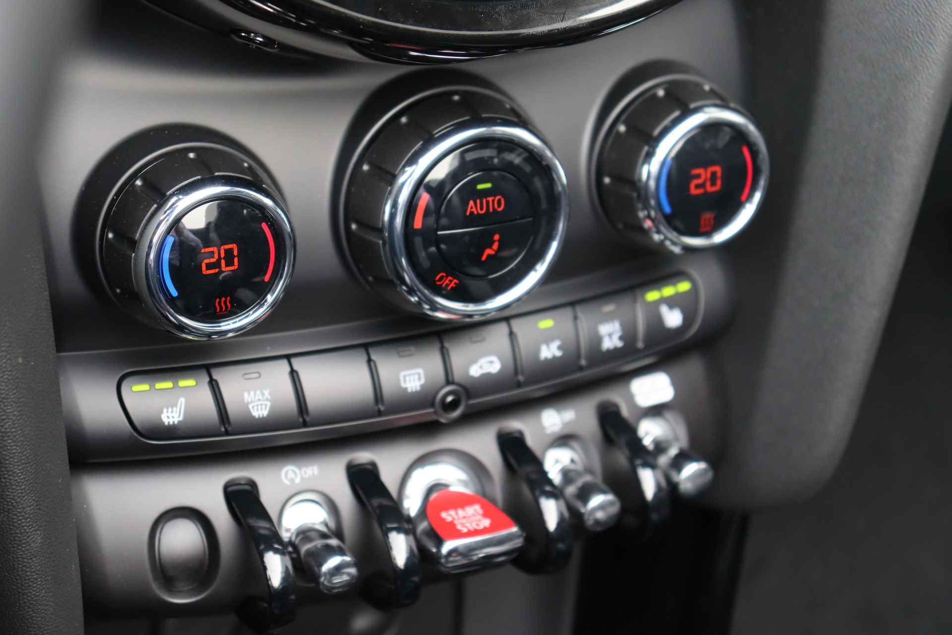 MINI Cabrio Cooper JCW Automaat / Comfort Access / JCW Sportstoelen / LED / Stoelverwarming / PDC achter / Cruise Control - 28/29