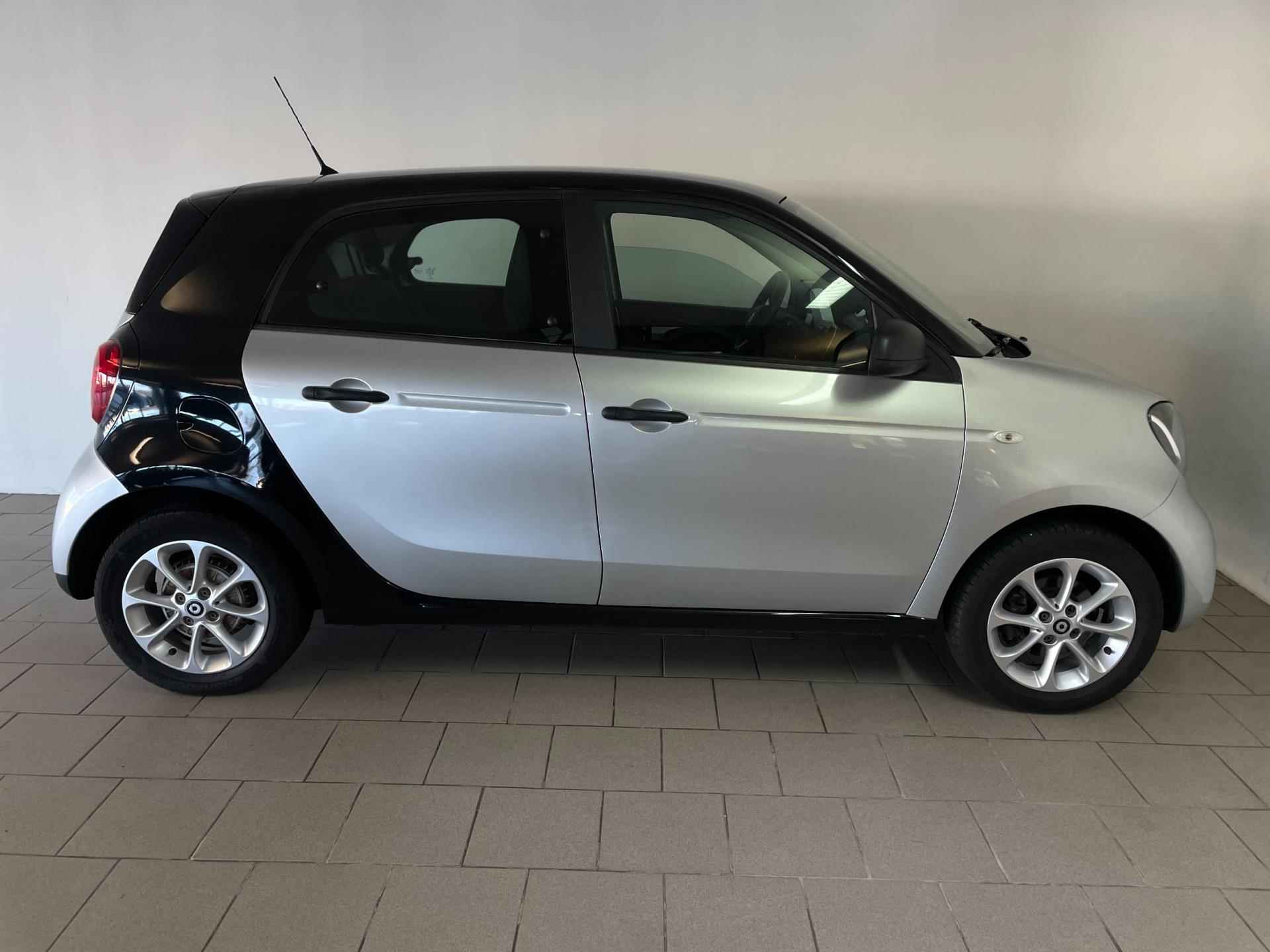 Smart Forfour 1.0 Business Solution AIRCO CRUISE BLUETOOTH ELEK RAMEN CENT VERG LM VELGEN PRIVACYGLAS ZEER NETTE AUTO - 6/30