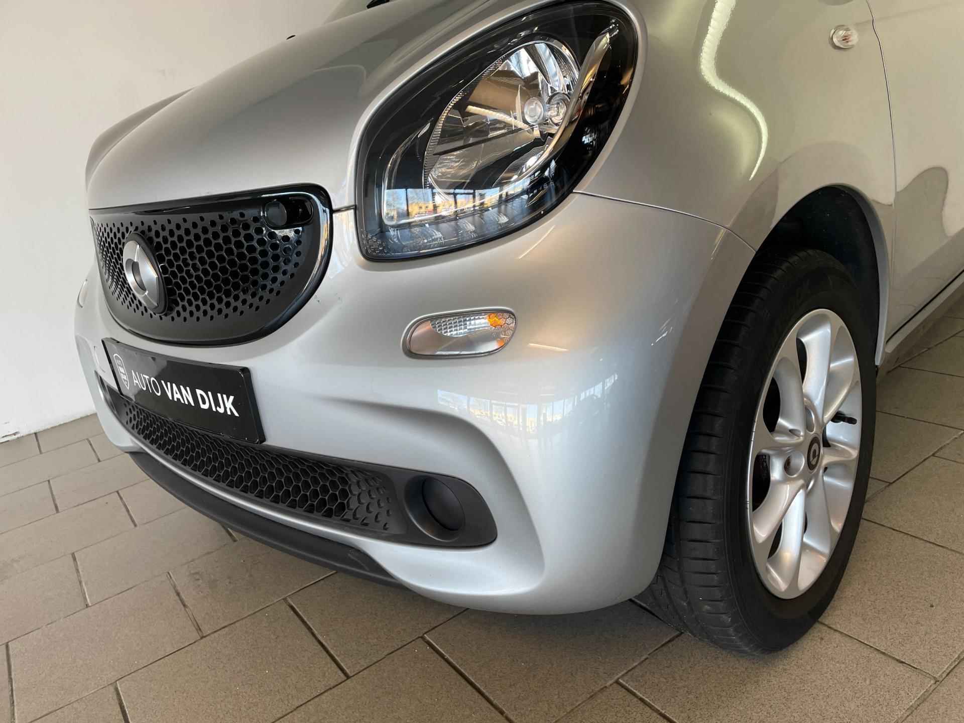 Smart Forfour 1.0 Business Solution AIRCO CRUISE BLUETOOTH ELEK RAMEN CENT VERG LM VELGEN PRIVACYGLAS ZEER NETTE AUTO - 9/30