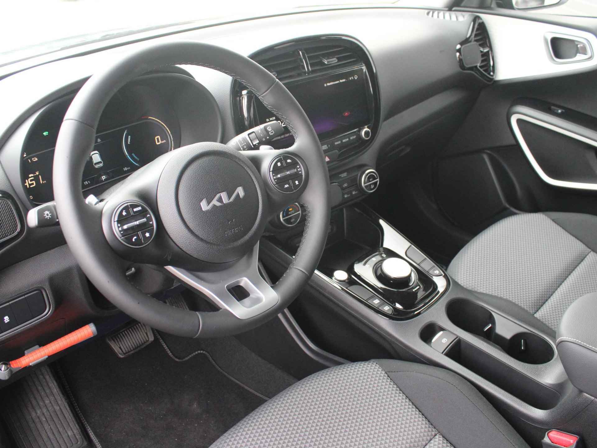 Kia e-Soul DynamicLine 64 kWh | Navi| Camera | Clima | LED | CarPlay - 7/34