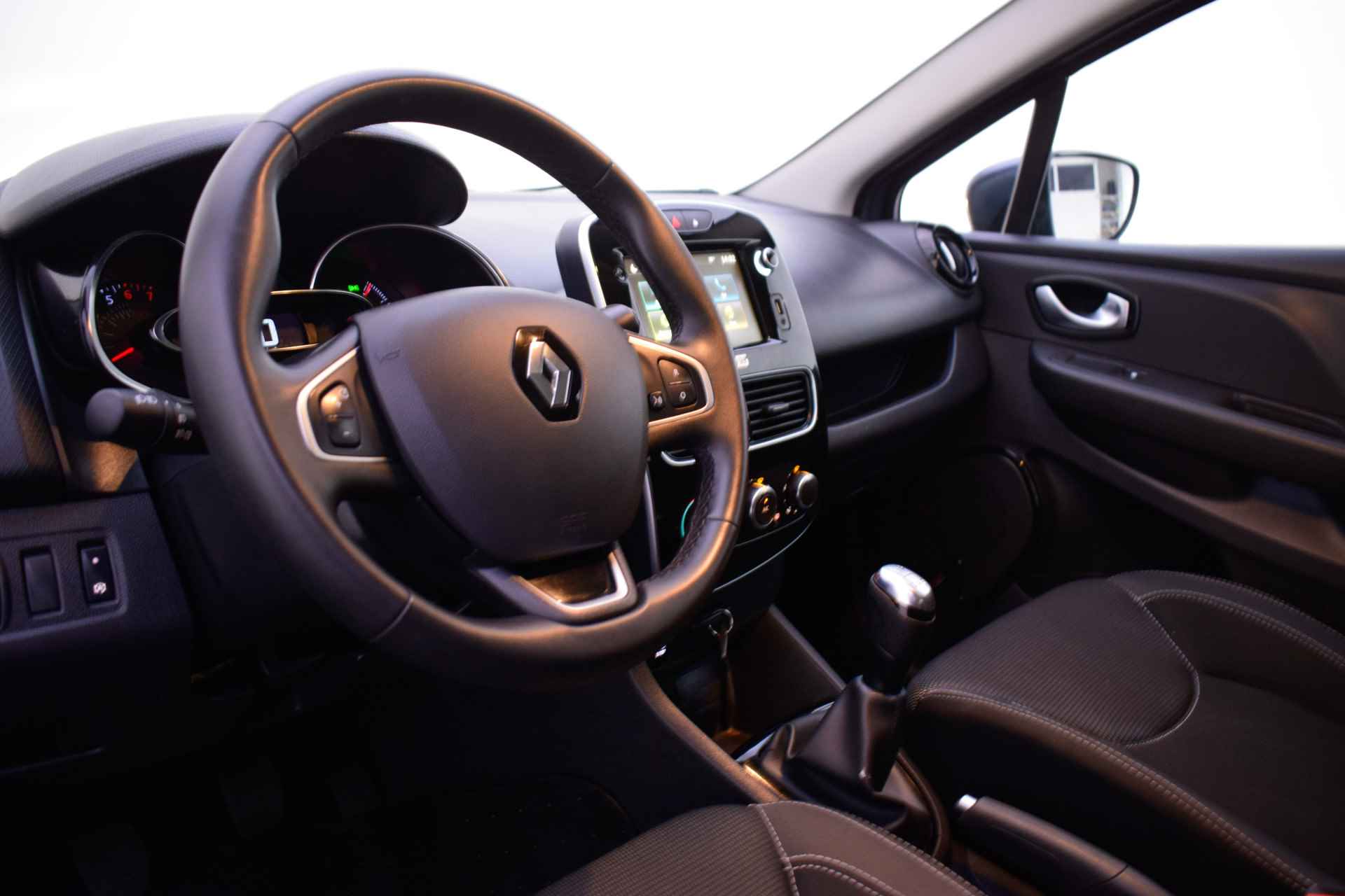 Renault Clio Estate TCe Zen Exclusive NAVI/CLIMA/CRUISE/DAB+/LMV - 16/22