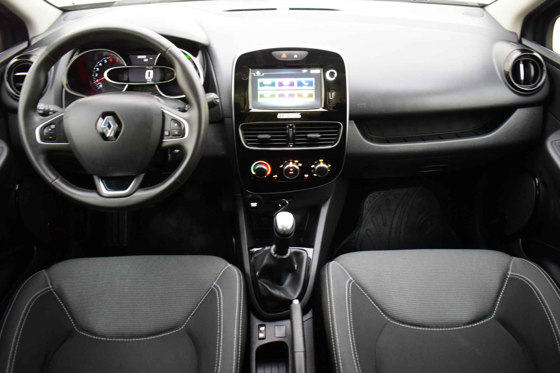 Renault Clio Estate TCe Zen Exclusive NAVI/CLIMA/CRUISE/DAB+/LMV - 17/22