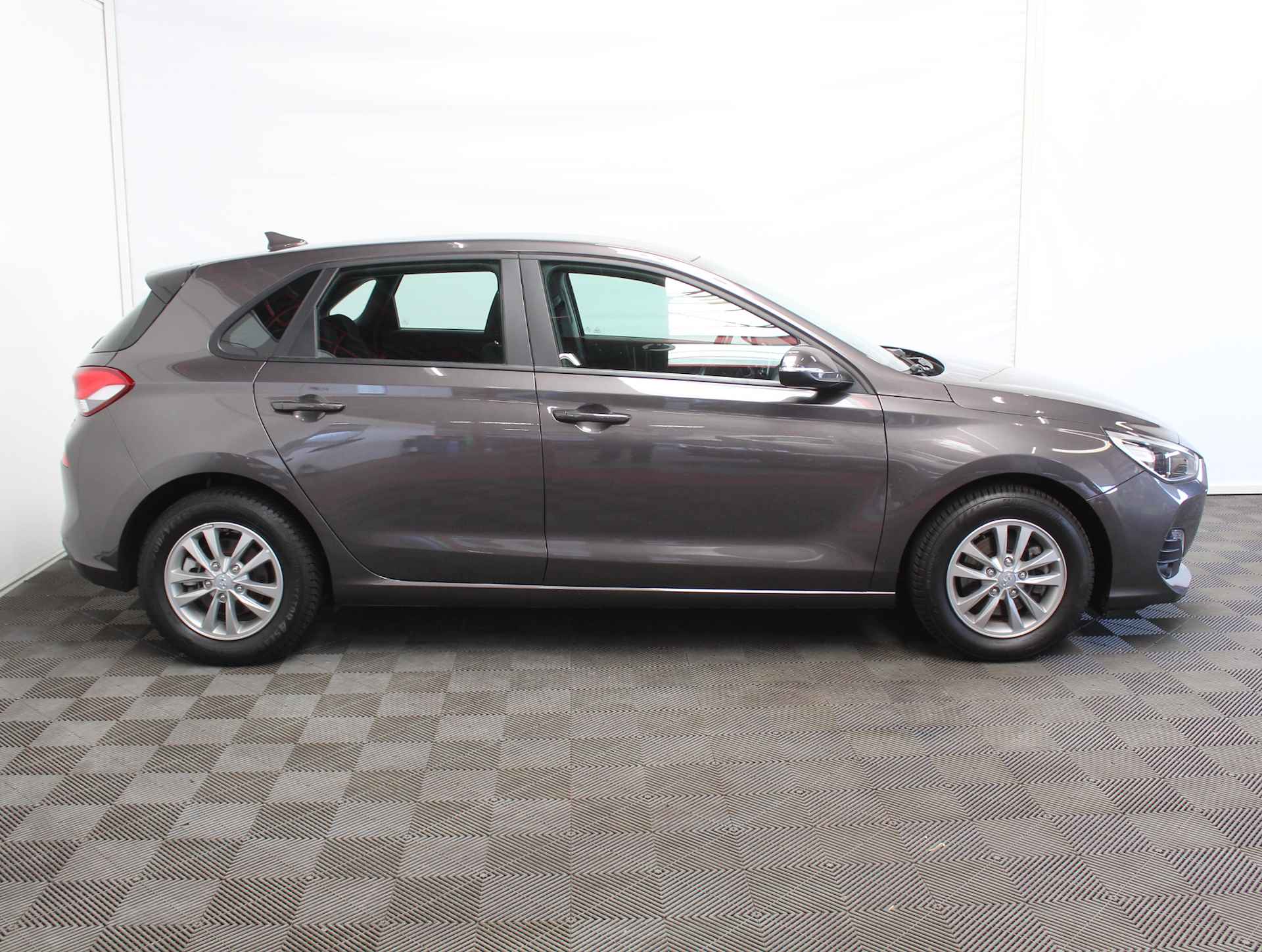 Hyundai i30 1.0 T-GDI Comfort CAMERA | CLIMATE | CARPLAY | CRUISE | DAB | LED | NAVI | PDC - 16/51