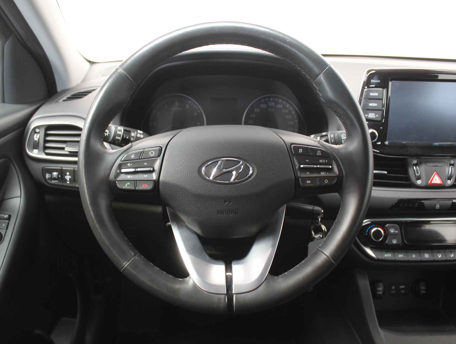 Hyundai i30 1.0 T-GDI Comfort CAMERA | CLIMATE | CARPLAY | CRUISE | DAB | LED | NAVI | PDC - 19/51