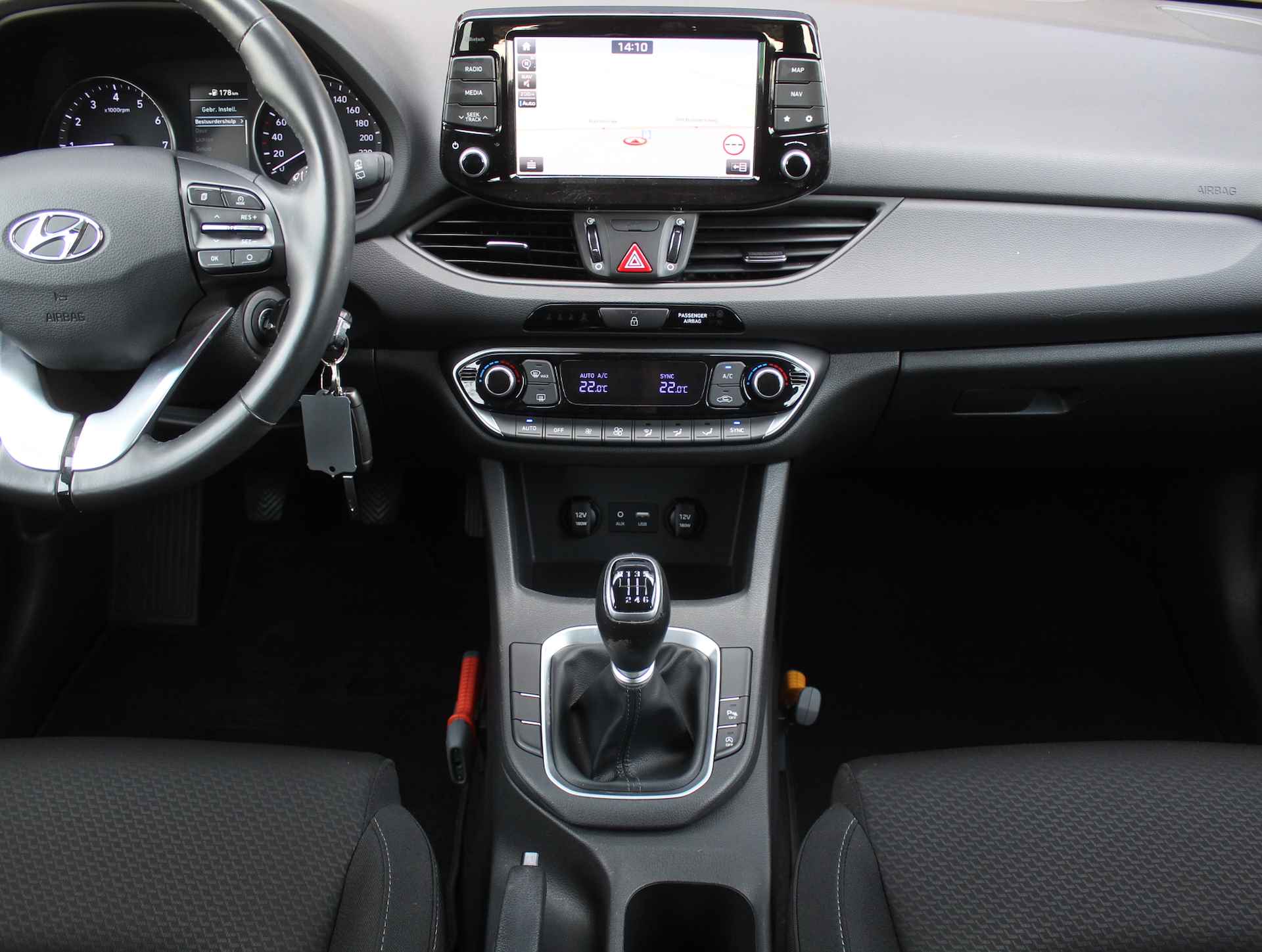 Hyundai i30 1.0 T-GDI Comfort CAMERA | CLIMATE | CARPLAY | CRUISE | DAB | LED | NAVI | PDC - 34/51