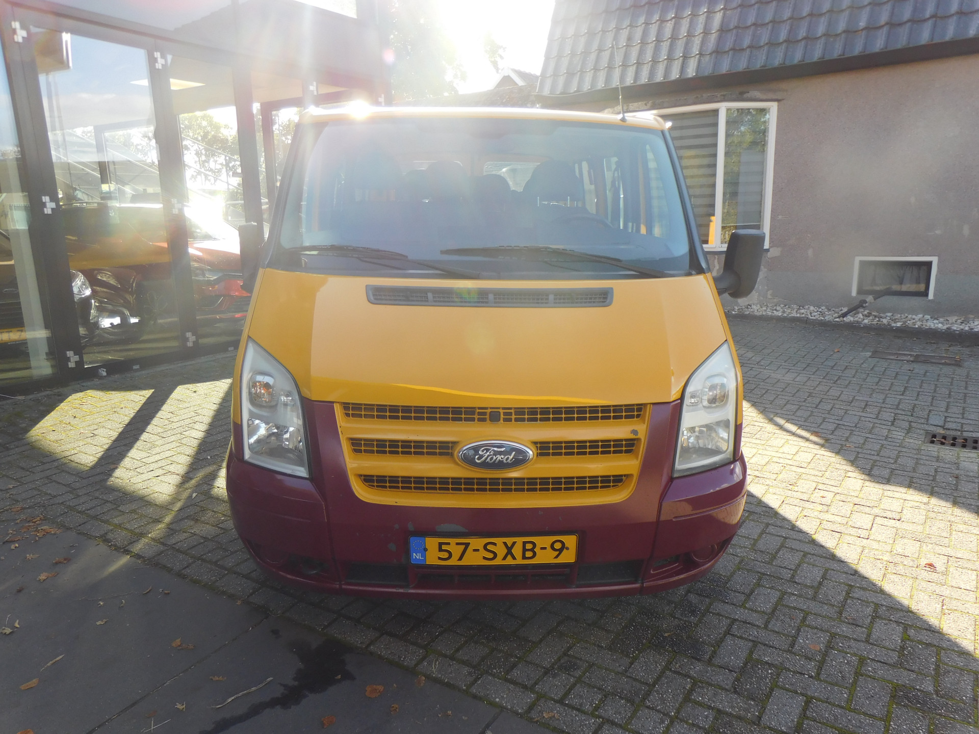 Ford Transit Kombi 300S 2.2 TDCI Staat in DE KRIM Ik ben te huur vanaf €100 per dag bij viaBOVAG.nl