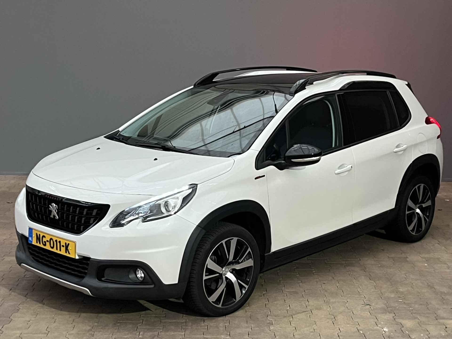 Peugeot 2008 1.2 110PK GT-line | Panoramadak | 17'' Lichtmetaal | GRIP | Navigatie | Camera | Clima | Leder/Stof | Cruise | Touchscreen | Bluetooth | Getint glas | Led dagrij - 30/34