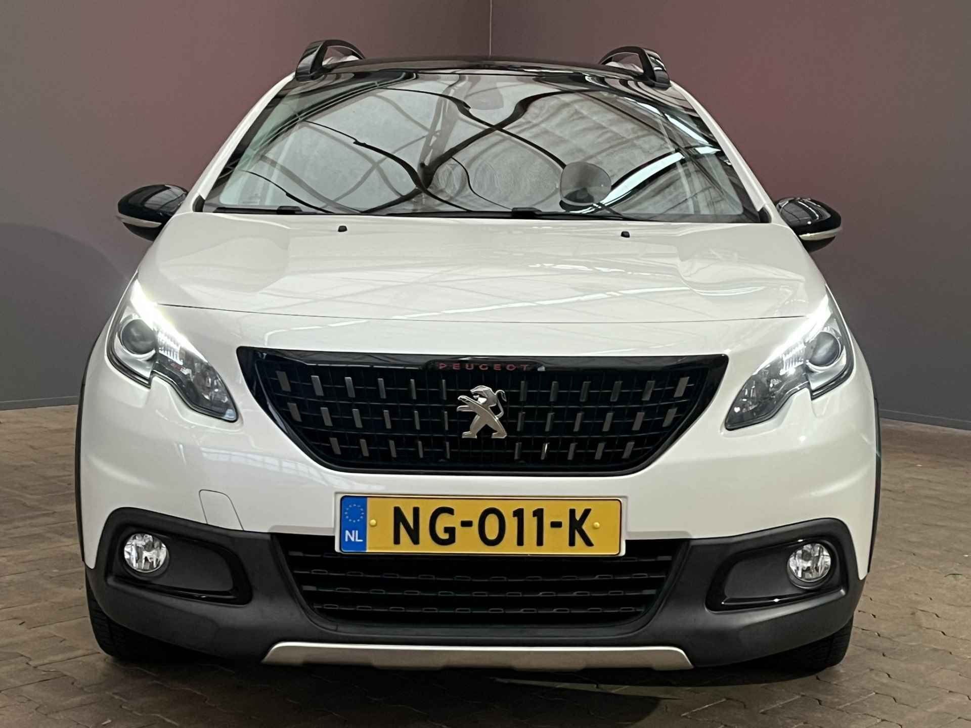 Peugeot 2008 1.2 110PK GT-line | Panoramadak | 17'' Lichtmetaal | GRIP | Navigatie | Camera | Clima | Leder/Stof | Cruise | Touchscreen | Bluetooth | Getint glas | Led dagrij - 31/34