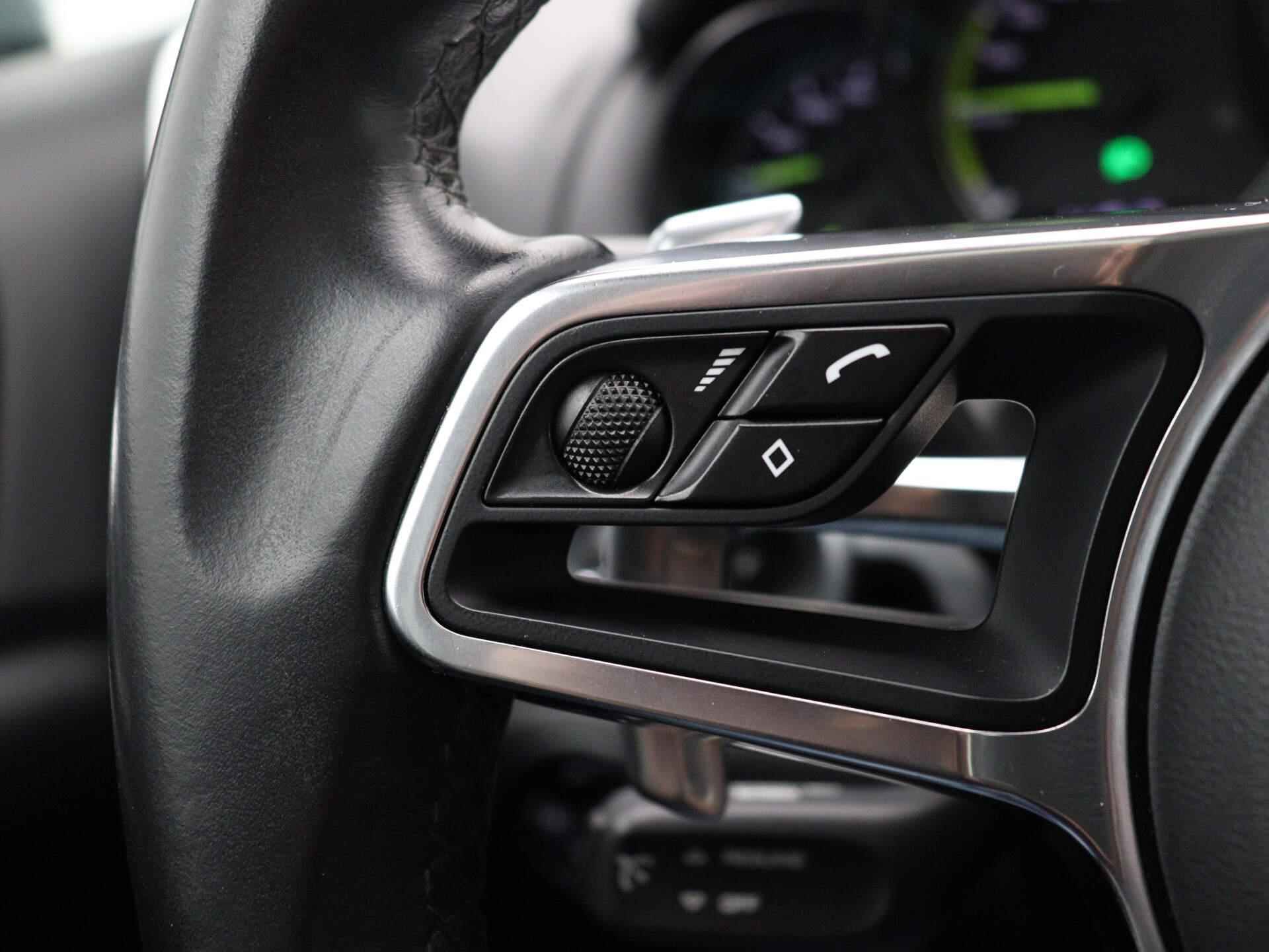 Porsche Cayenne 3.0 S E-Hybrid Platinum Edition | Automaat | Camera | Panoramadak | Luchtvering | Bose Audio | Navigatie | Climate Control | Parkeersensoren | Stoelverwarming | Elektrische Achterklep | LED | Leder | Hybride | - 23/35