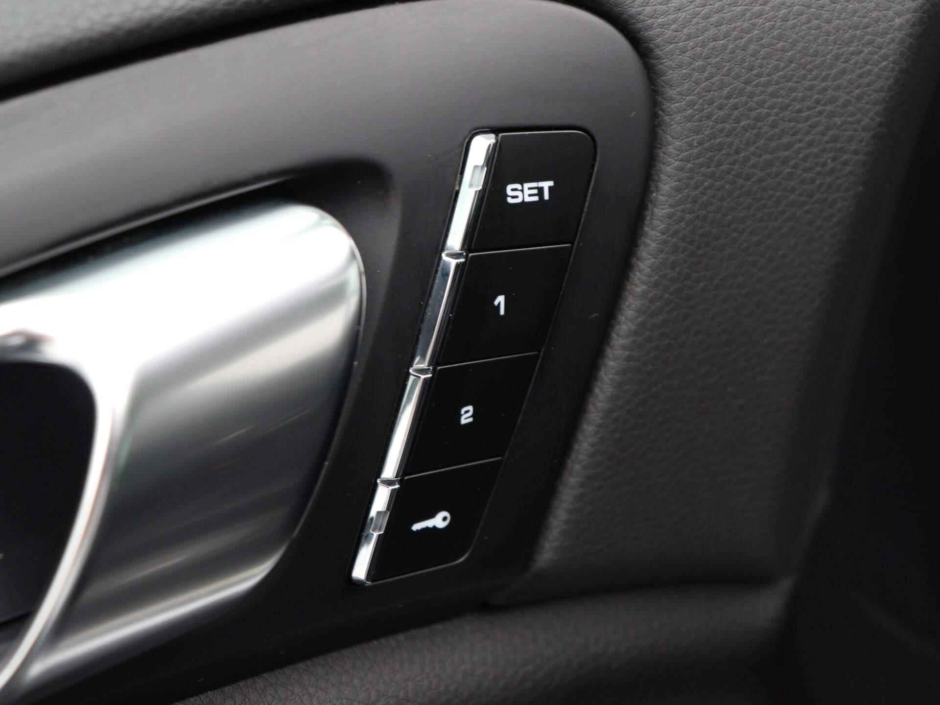 Porsche Cayenne 3.0 S E-Hybrid Platinum Edition | Automaat | Camera | Panoramadak | Luchtvering | Bose Audio | Navigatie | Climate Control | Parkeersensoren | Stoelverwarming | Elektrische Achterklep | LED | Leder | Hybride | - 27/35