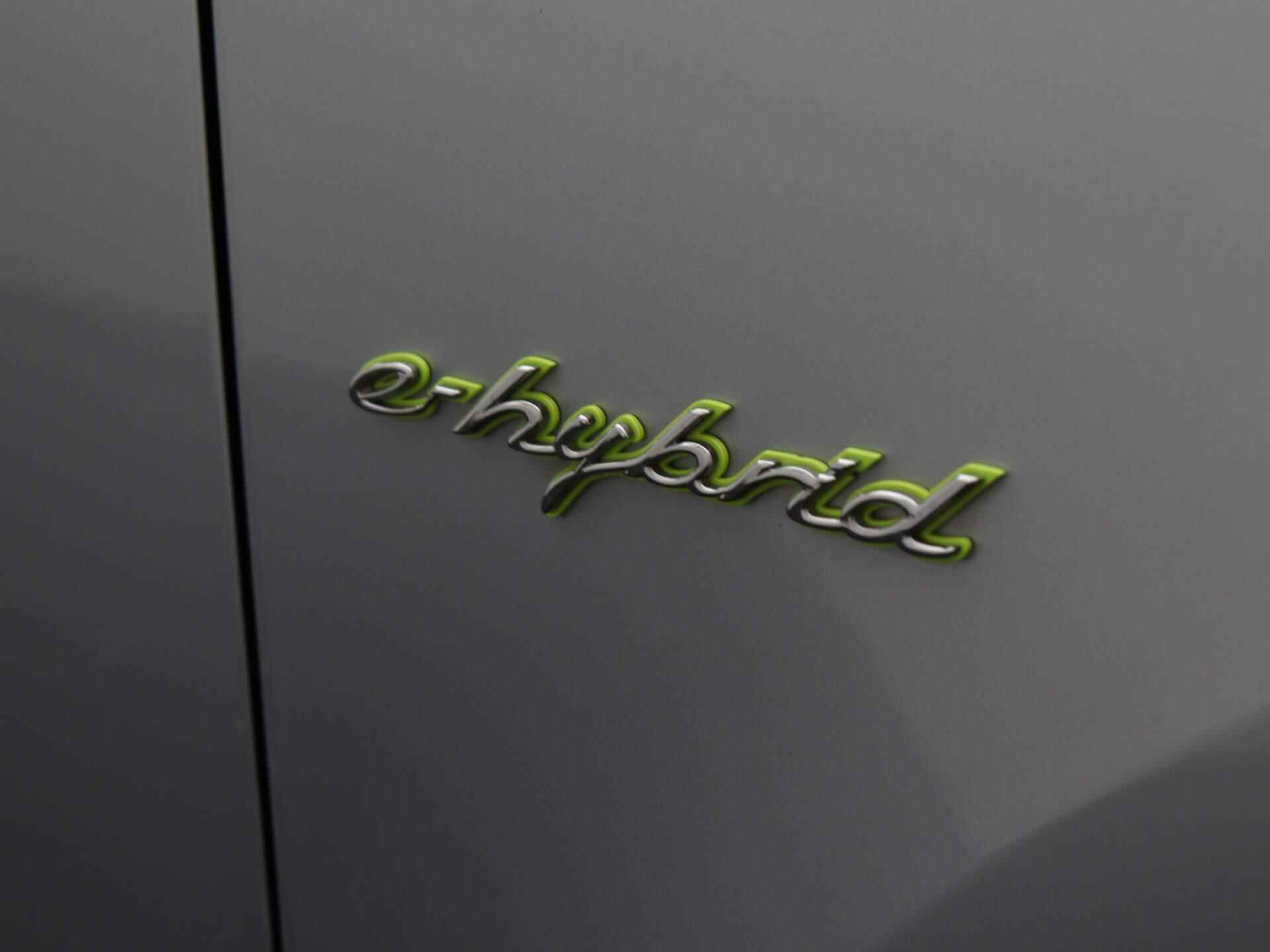 Porsche Cayenne 3.0 S E-Hybrid Platinum Edition | Automaat | Camera | Panoramadak | Luchtvering | Bose Audio | Navigatie | Climate Control | Parkeersensoren | Stoelverwarming | Elektrische Achterklep | LED | Leder | Hybride | - 31/35