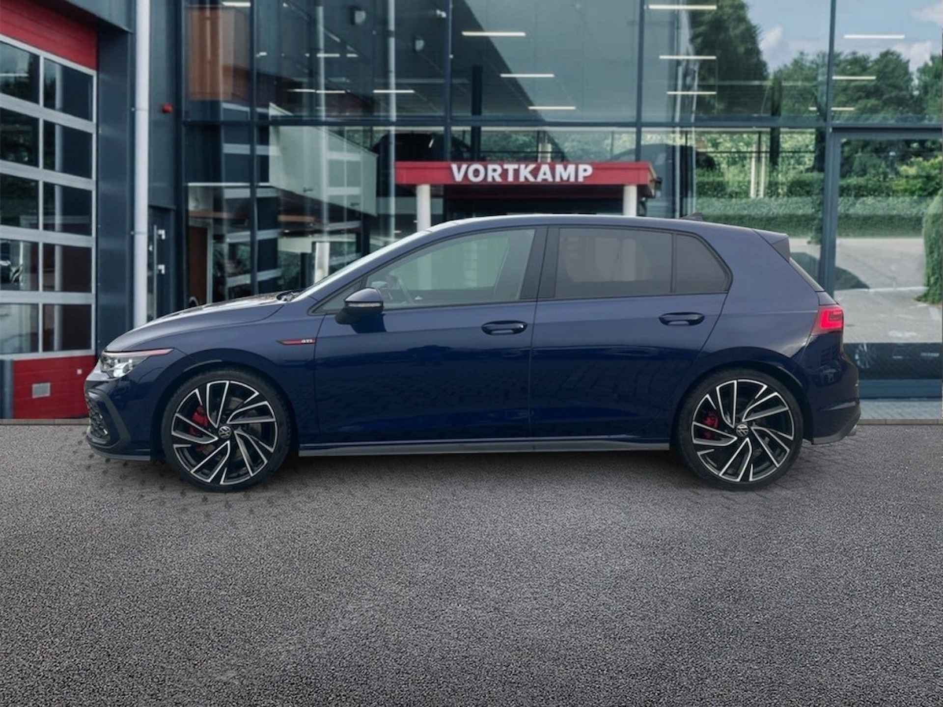 VOLKSWAGEN Golf 2.0 TSI DSG GTI PANO-DAK/H&amp;K/CAMERA/TREKHAAK/CARPLAY/NAVI/ACC - 8/31