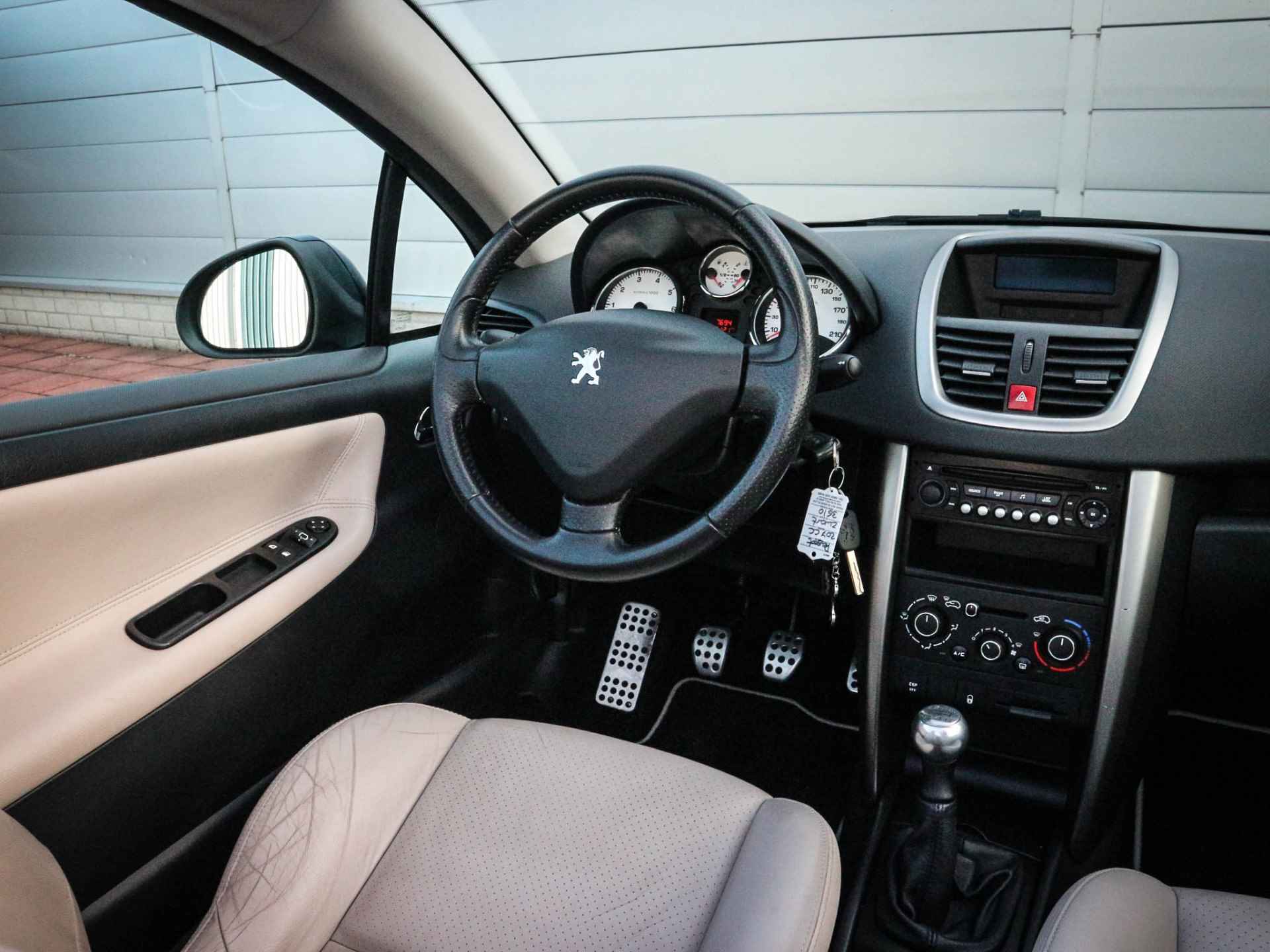 Peugeot 207 CC 1.6 VTi Griffe | Airco | Audio | Leer | Lichtmetaal | Pdc | Stoelverwarming | - 33/47