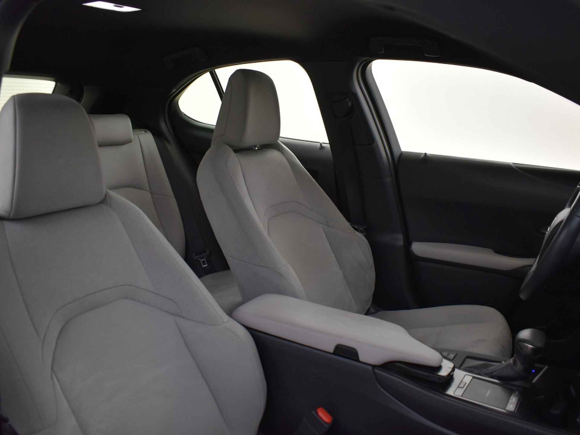 Lexus UX 250h Business Edition | Navi | Stuur- & stoelverwarming - 10/34