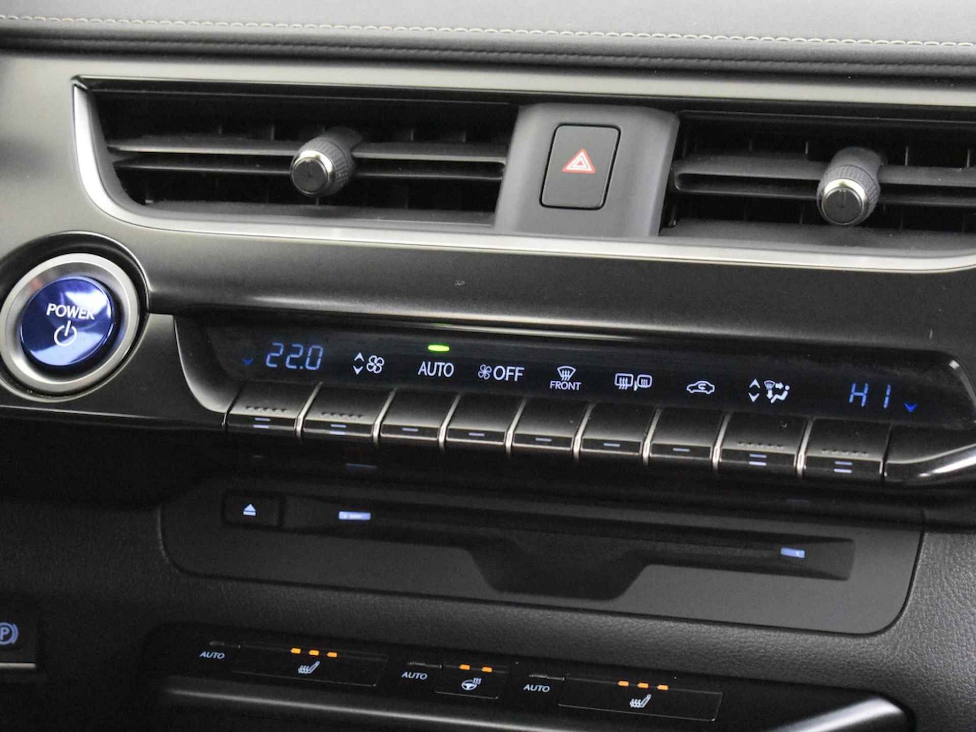 Lexus UX 250h Business Edition | Navi | Stuur- & stoelverwarming - 20/34