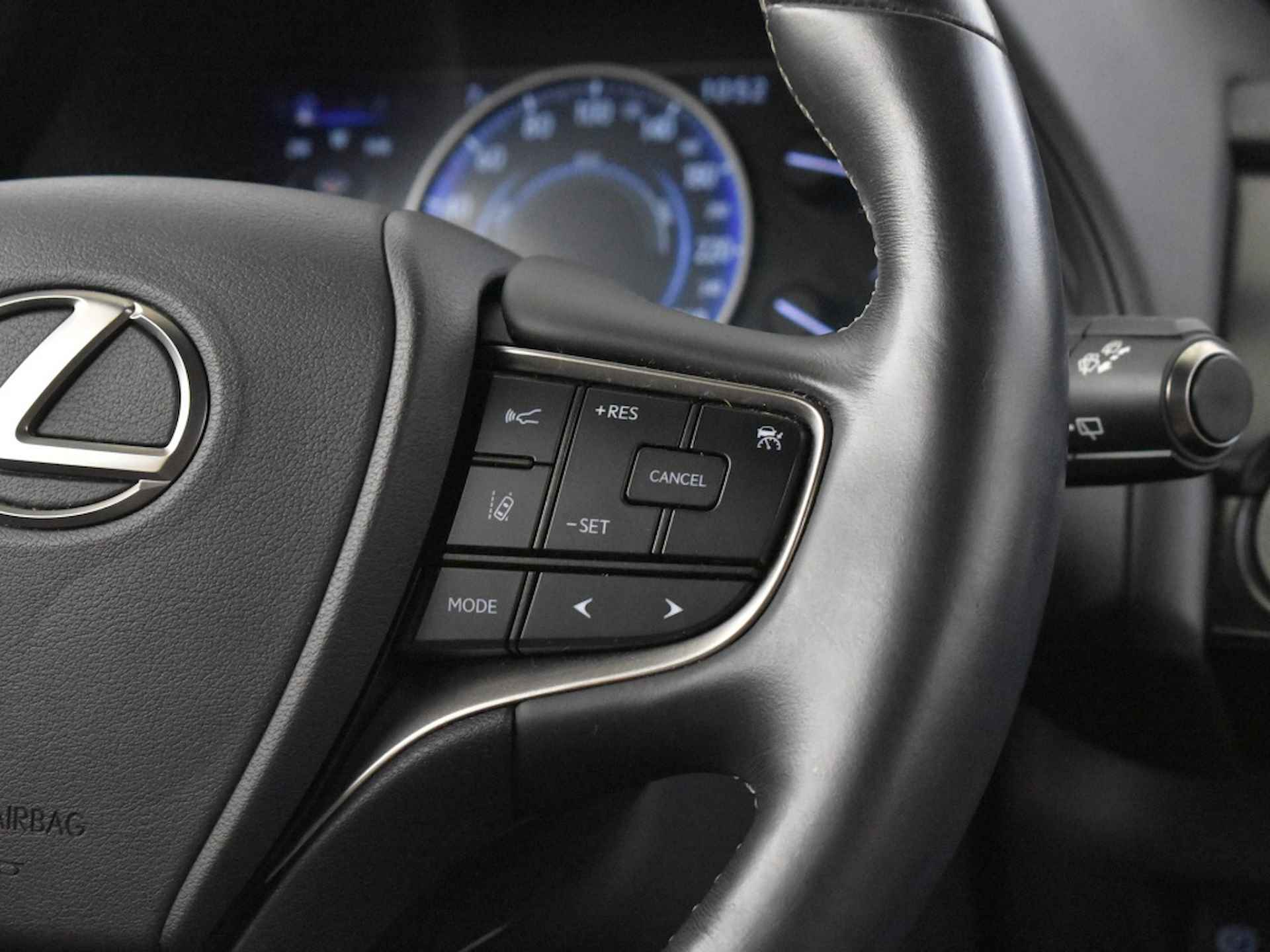 Lexus UX 250h Business Edition | Navi | Stuur- & stoelverwarming - 26/34