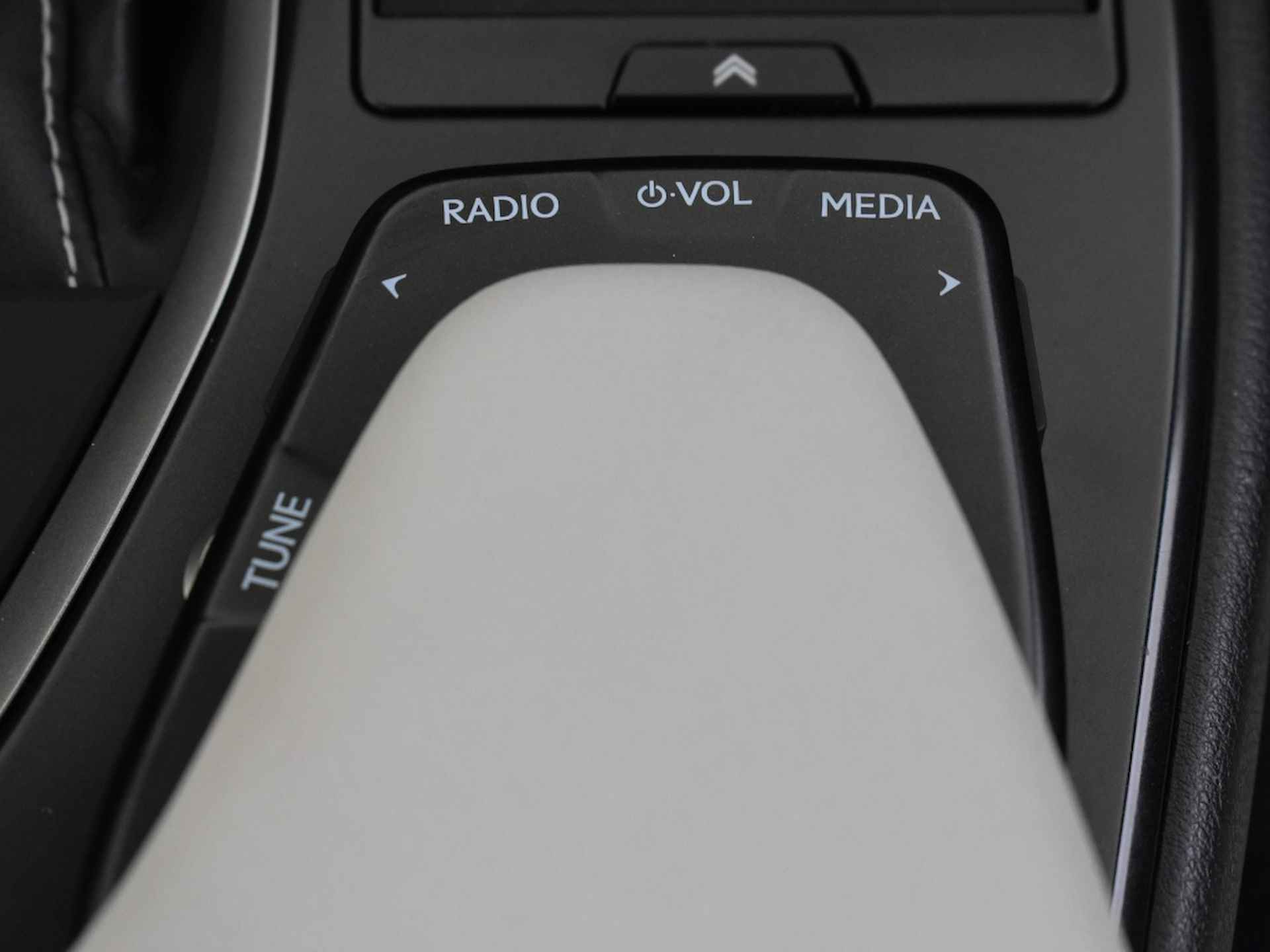 Lexus UX 250h Business Edition | Navi | Stuur- & stoelverwarming - 29/34