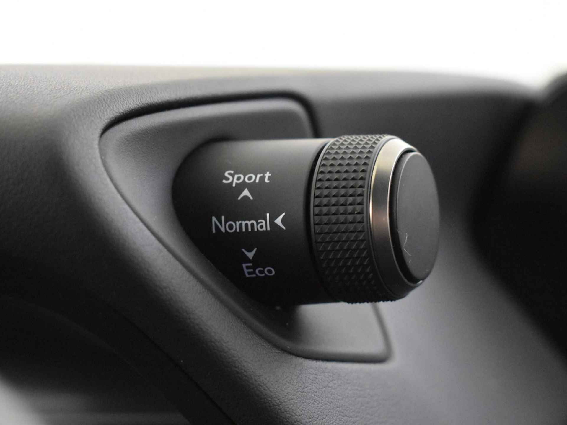 Lexus UX 250h Business Edition | Navi | Stuur- & stoelverwarming - 35/35