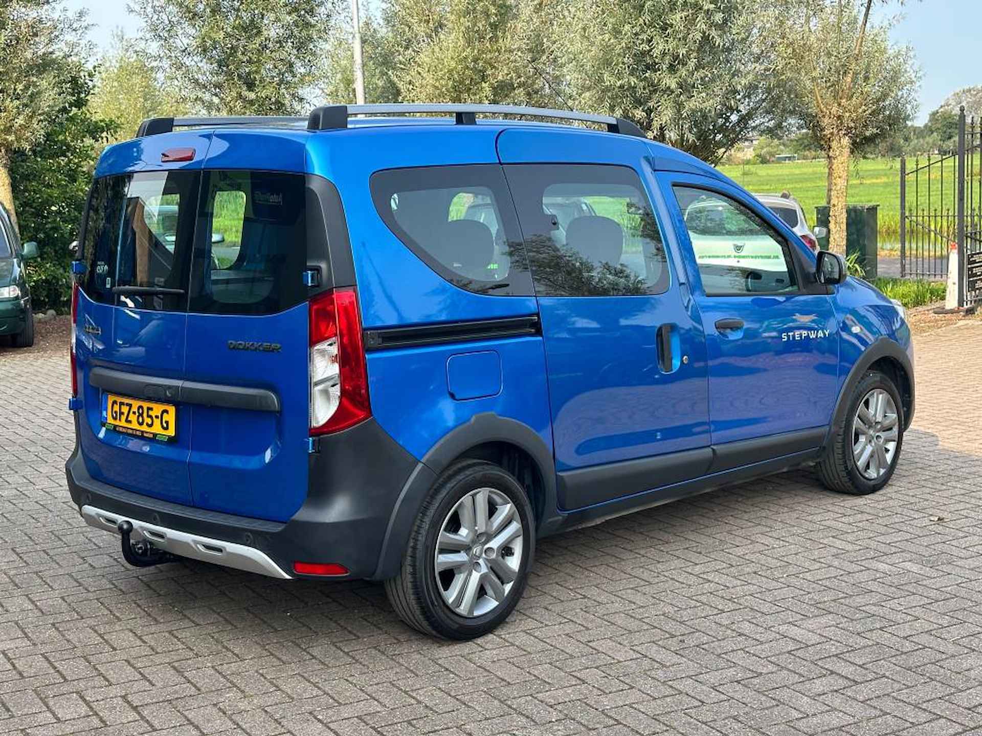 Dacia Dokker 1.2 TCe S&S Ambiance - Prijs inclusief 12 maanden BOVAG-garantie en afleveren – - 11/15