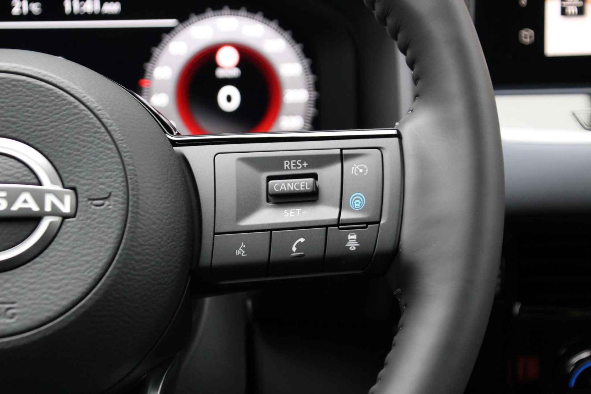 Nissan Qashqai 1.3 MHEV Tekna Design + Cold Pack | Panoramadak | Stuur- + Stoelverwarming | 360° Camera | Adapt. Cruise Control | Head-Up Display | Rijklaarprijs! - 15/24