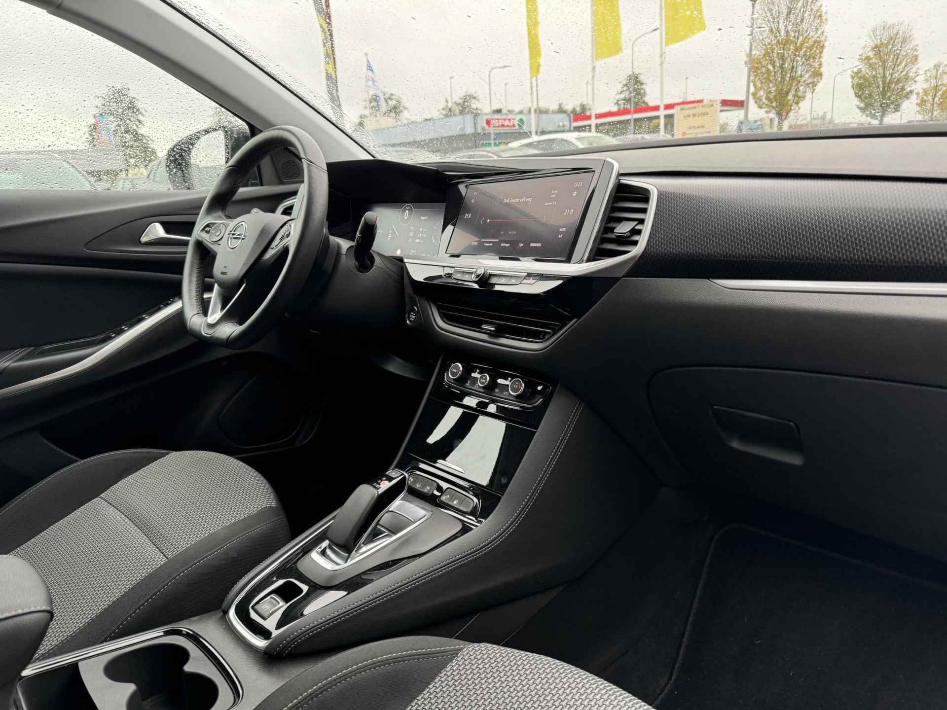 Opel Grandland 1.6 Turbo Hybrid 4x4 Ultimate 24mnd garantie ! | 300 pk! | Trekhaak!| 19" LMV | Camera | Adaptive Cruise | Stoelverwarming | Verwarmd voorruit | Keyless | Full LED - 12/39