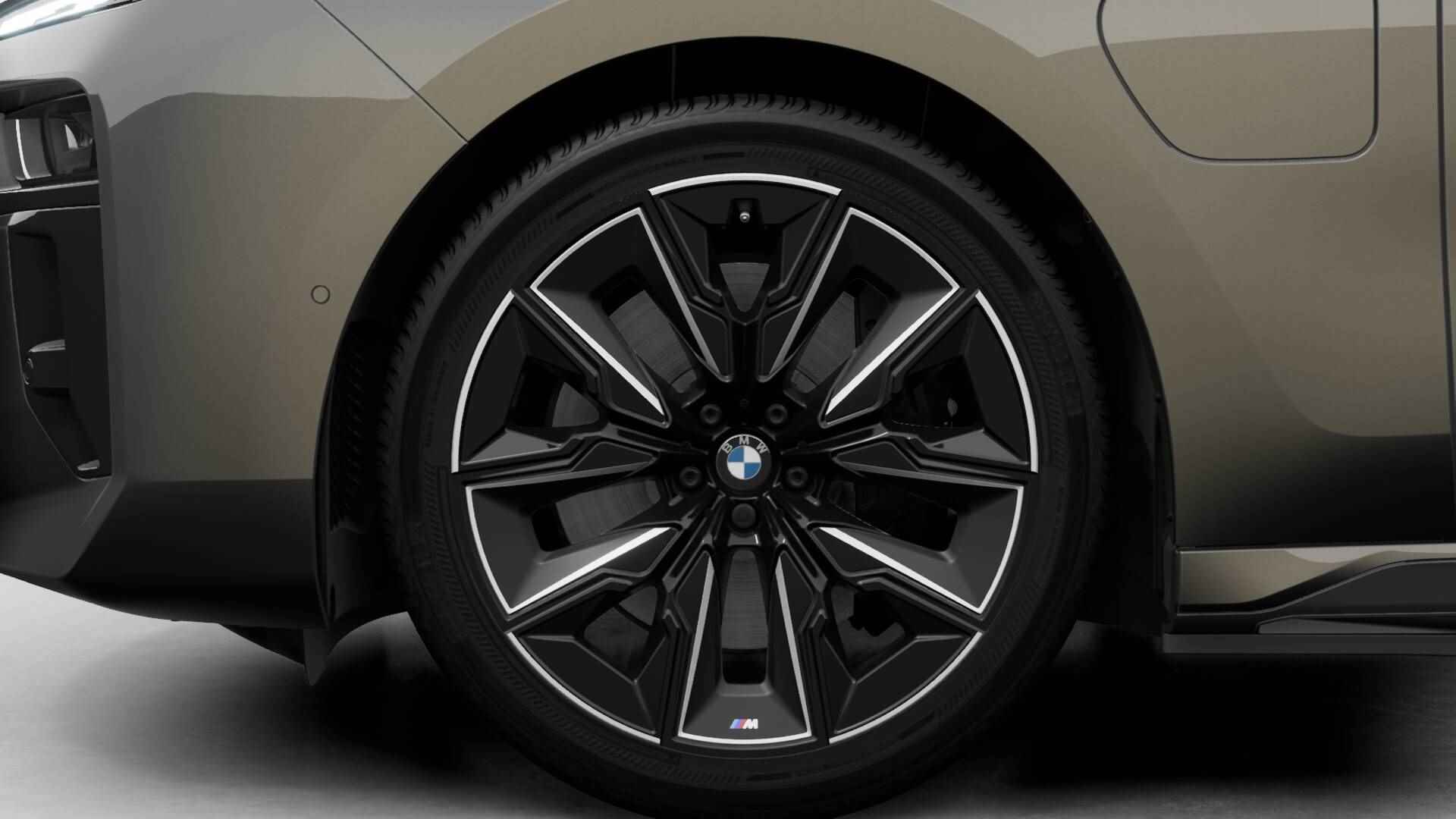 BMW 7 Serie Sedan 750e xDrive | M Sportpakket Pro | Innovation Pack | Individual Interieur | Connosseur Pakket | KlimaAkustik Pakket - 3/6