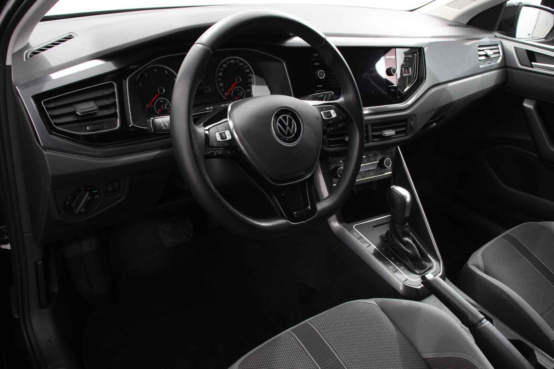 Volkswagen Polo 1.0 TSI 110pk DSG Highline | Navigatie | Apple Carplay/Android auto | Afneembare trekhaak | Parkeersensoren | Adaptive Cruise Control | Verwarmbare voorstoelen | Extra getint glas | Climate Control - 8/31