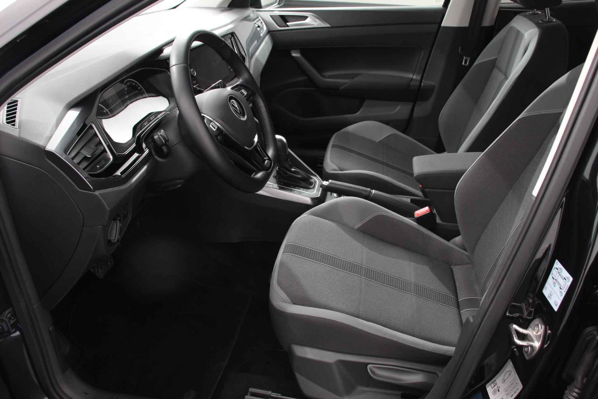 Volkswagen Polo 1.0 TSI 110pk DSG Highline | Navigatie | Apple Carplay/Android auto | Afneembare trekhaak | Parkeersensoren | Adaptive Cruise Control | Verwarmbare voorstoelen | Extra getint glas | Climate Control - 9/31