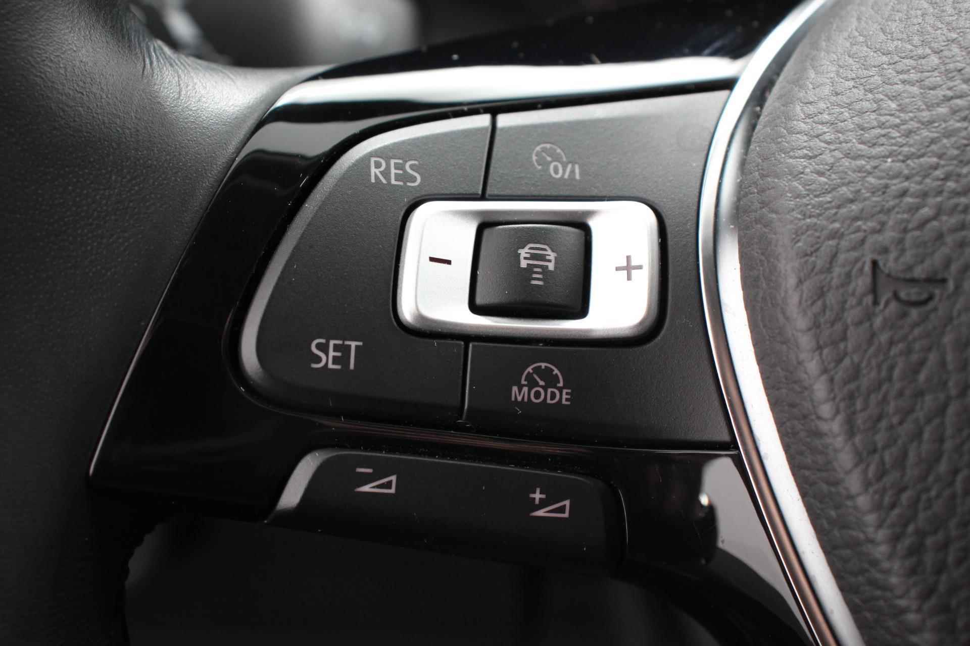 Volkswagen Polo 1.0 TSI 110pk DSG Highline | Navigatie | Apple Carplay/Android auto | Afneembare trekhaak | Parkeersensoren | Adaptive Cruise Control | Verwarmbare voorstoelen | Extra getint glas | Climate Control - 14/31