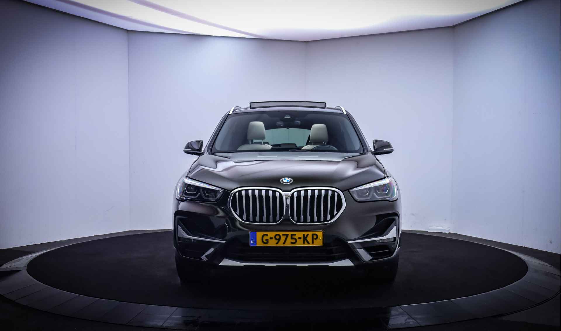 BMW X1 20iA Nw Mod.LUXURY Edition PANO/CAMERA/HEAD UP/LEDER/STOELVERW./AFN TREKHAAK/DAB/LMV 18'' - 2/31