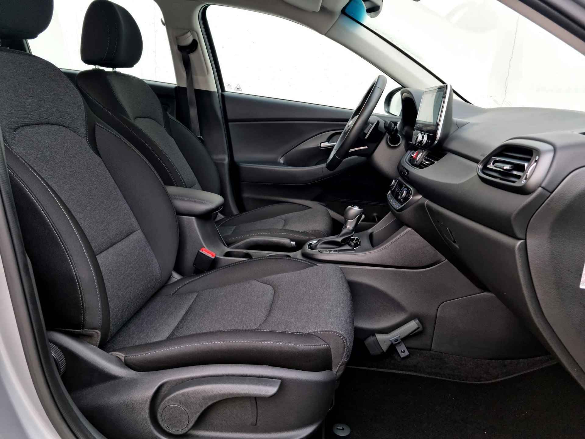 Hyundai i30 Wagon 1.0 T-GDi MHEV Comfort Smart Automaat / Private Lease Vanaf €629,- / Navigatie / Android Auto/Apple Carplay - 35/38