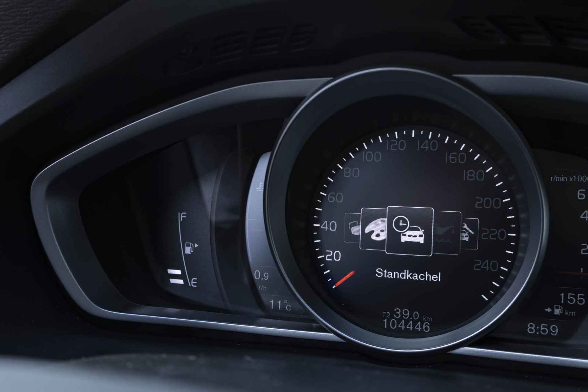 Volvo V40 T4 Automaat Business Sport | Panoramadak | Trekhaak afneembaar  |  Lederen Interieur | Parkeercamera | Park Assist voor en achter | Parkeerverwarming | Volvo on Call - 19/33