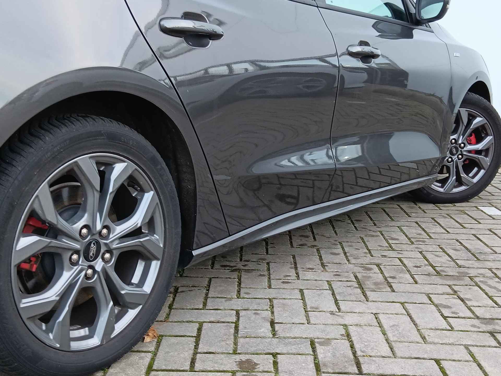 Ford Focus Wagon 1.0 EcoBoost Hybrid 125 ST Line | Achteruitrijcamera | Stoelverwarming - 26/36