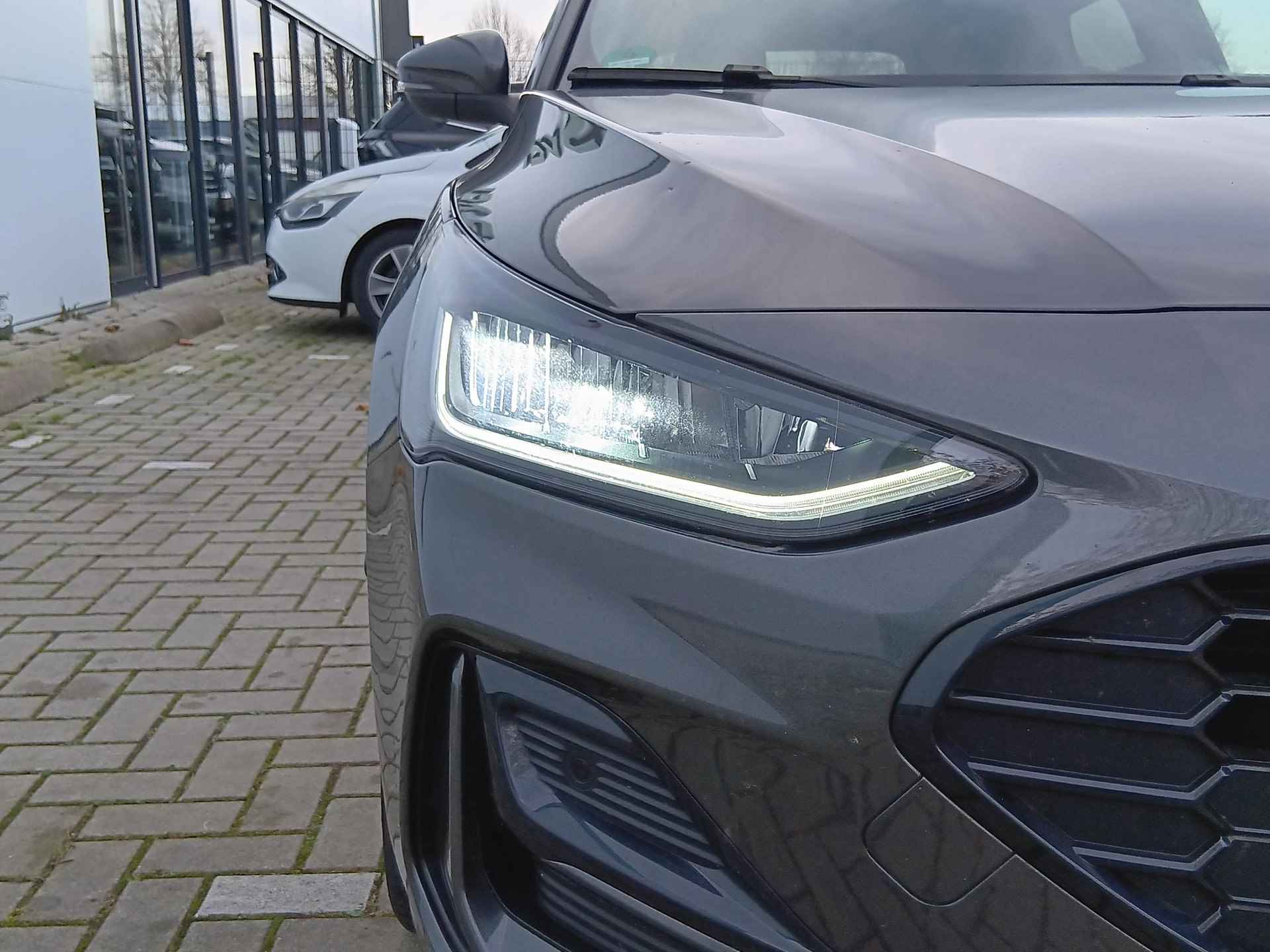 Ford Focus Wagon 1.0 EcoBoost Hybrid 125 ST Line | Achteruitrijcamera | Stoelverwarming - 34/36