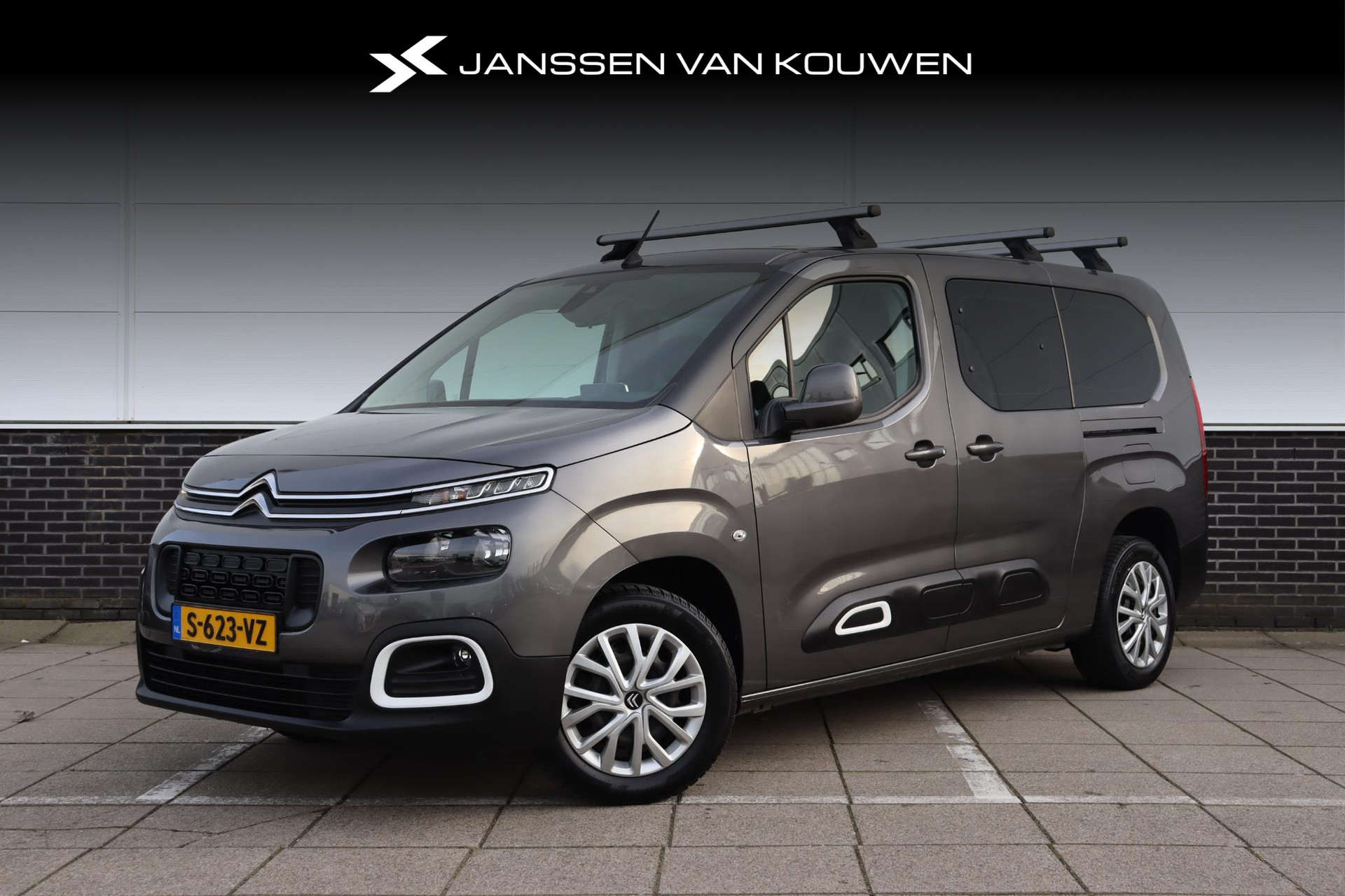 Citroen Berlingo XL 1.2 PureTech Feel *Trekhaak * Navigatie * Achteruitrijcamera