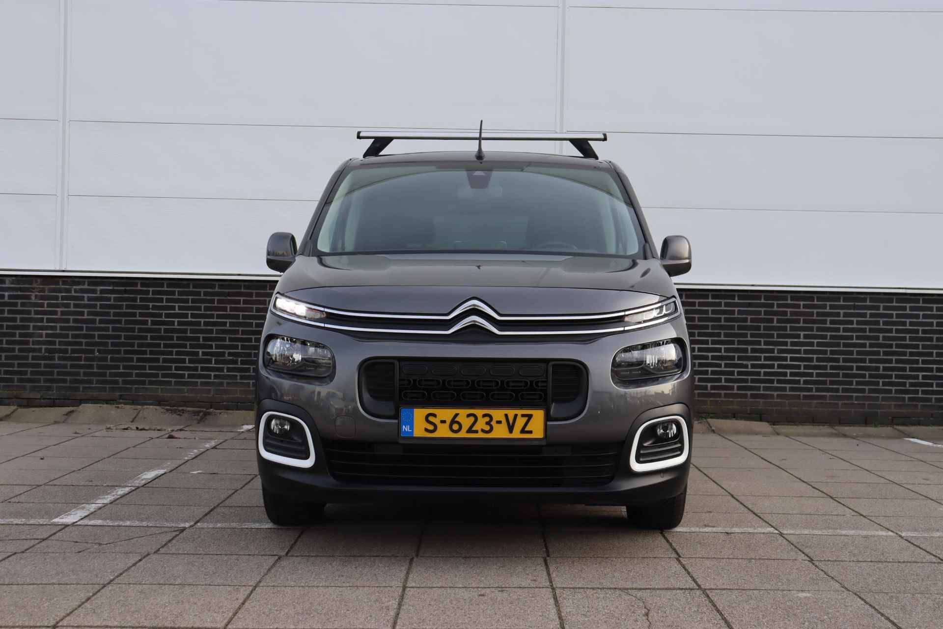 Citroen Berlingo XL 1.2 PureTech Feel *Trekhaak * Navigatie * Achteruitrijcamera - 2/44