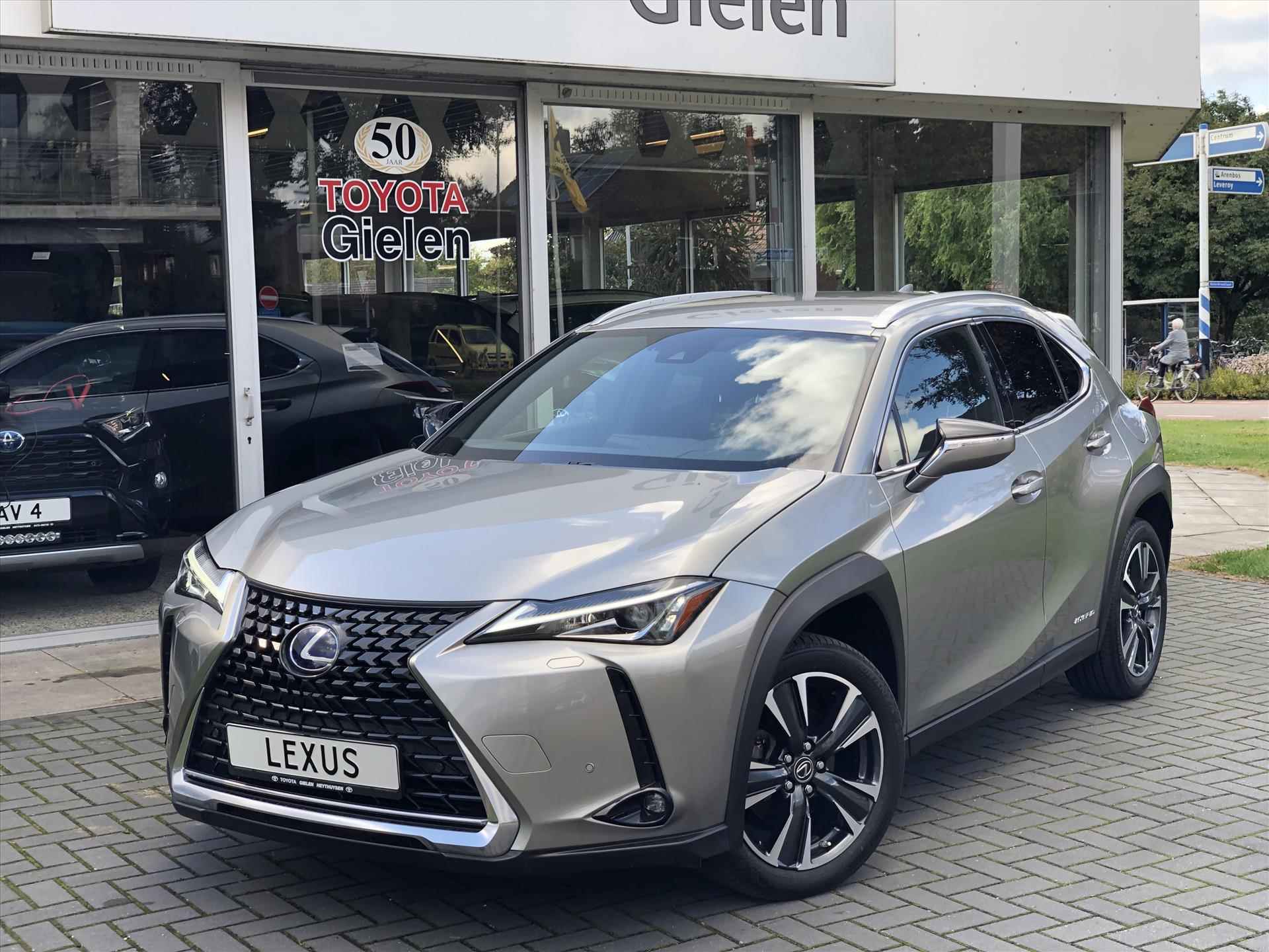 Lexus Ux 250h 184pk Preference Line | Dodehoekherkenning, Parkeersensoren, Keyless, 18 inch, CarPlay, Stoel + Stuurverwarming - 4/38